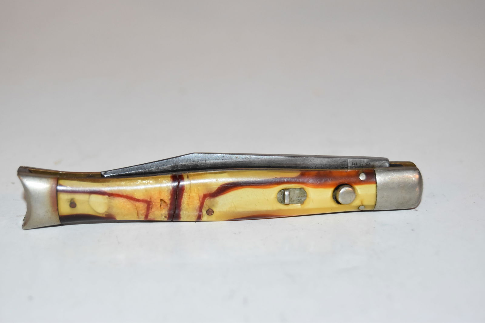 Vintage Antique WALDEN N. Y. Press Button Knife Co. Folding Hunting Pocket Knife (1 of 4)