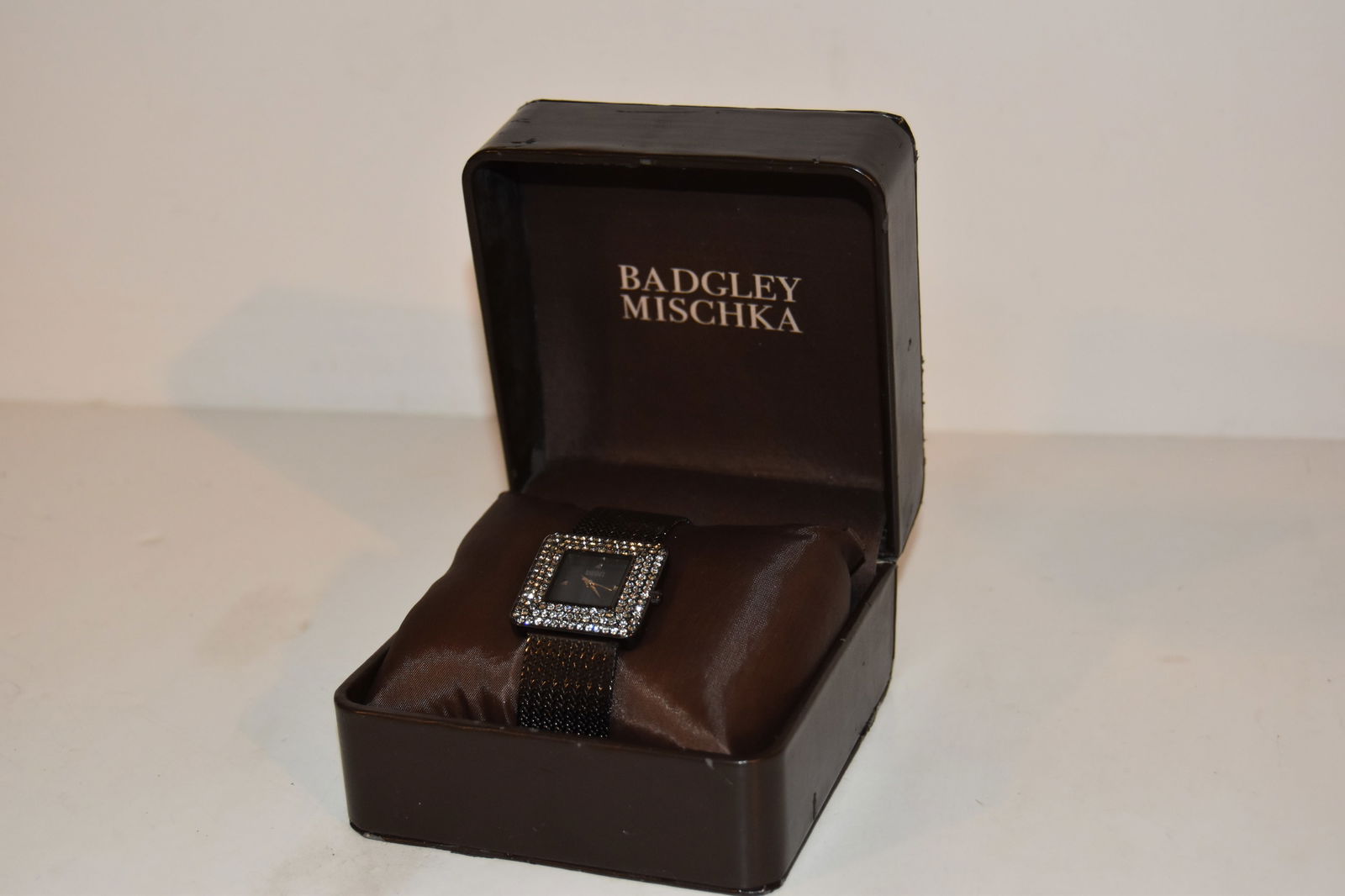 Bella & Rose Costume Jewelry 3 Piece Gift Set Watch Necklace Earrings (1 of 5)