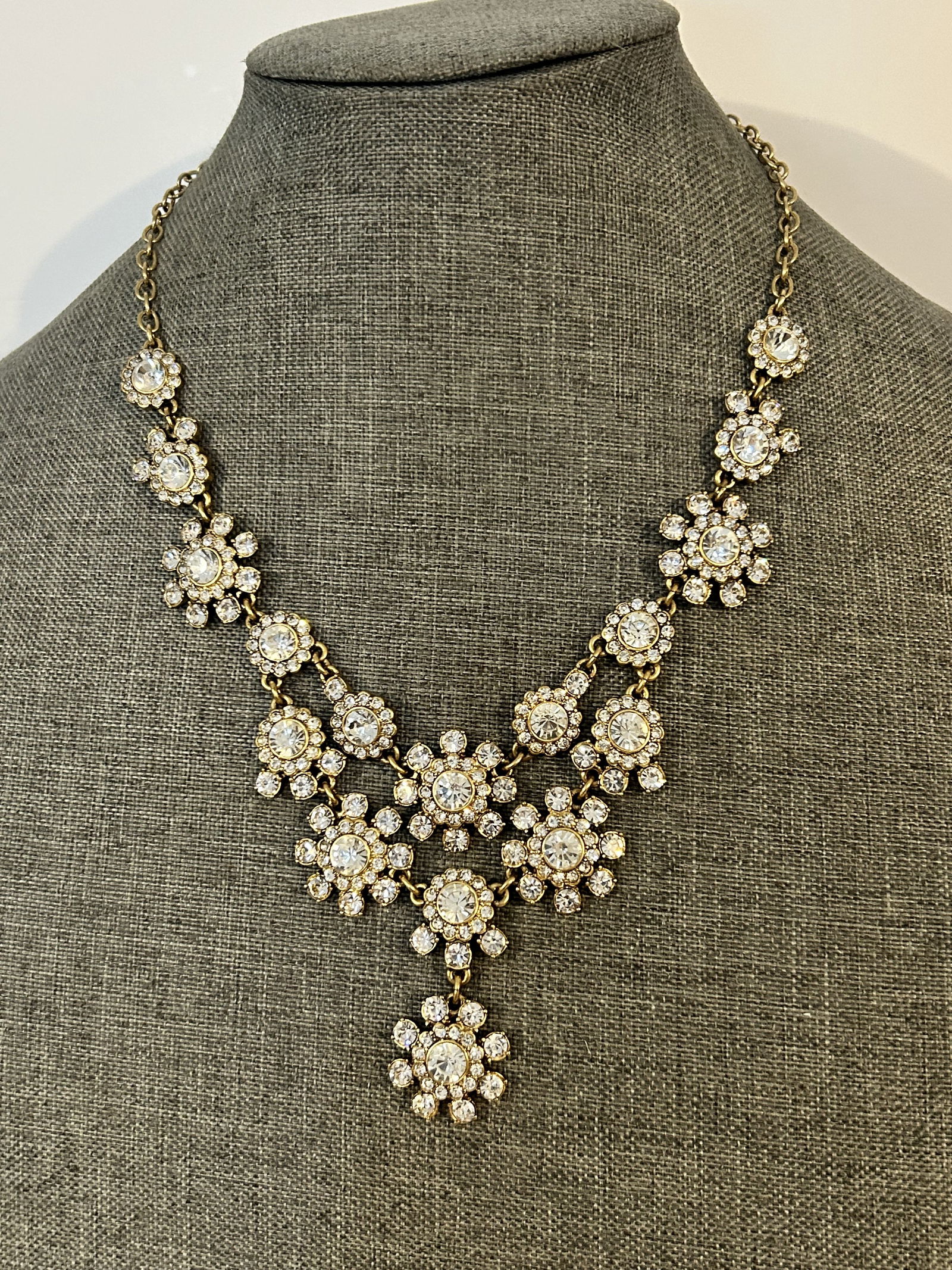 J Crew Clear Crystal Pendant Statement Chandelier Chain Floral Necklace Gold tone (1 of 4)