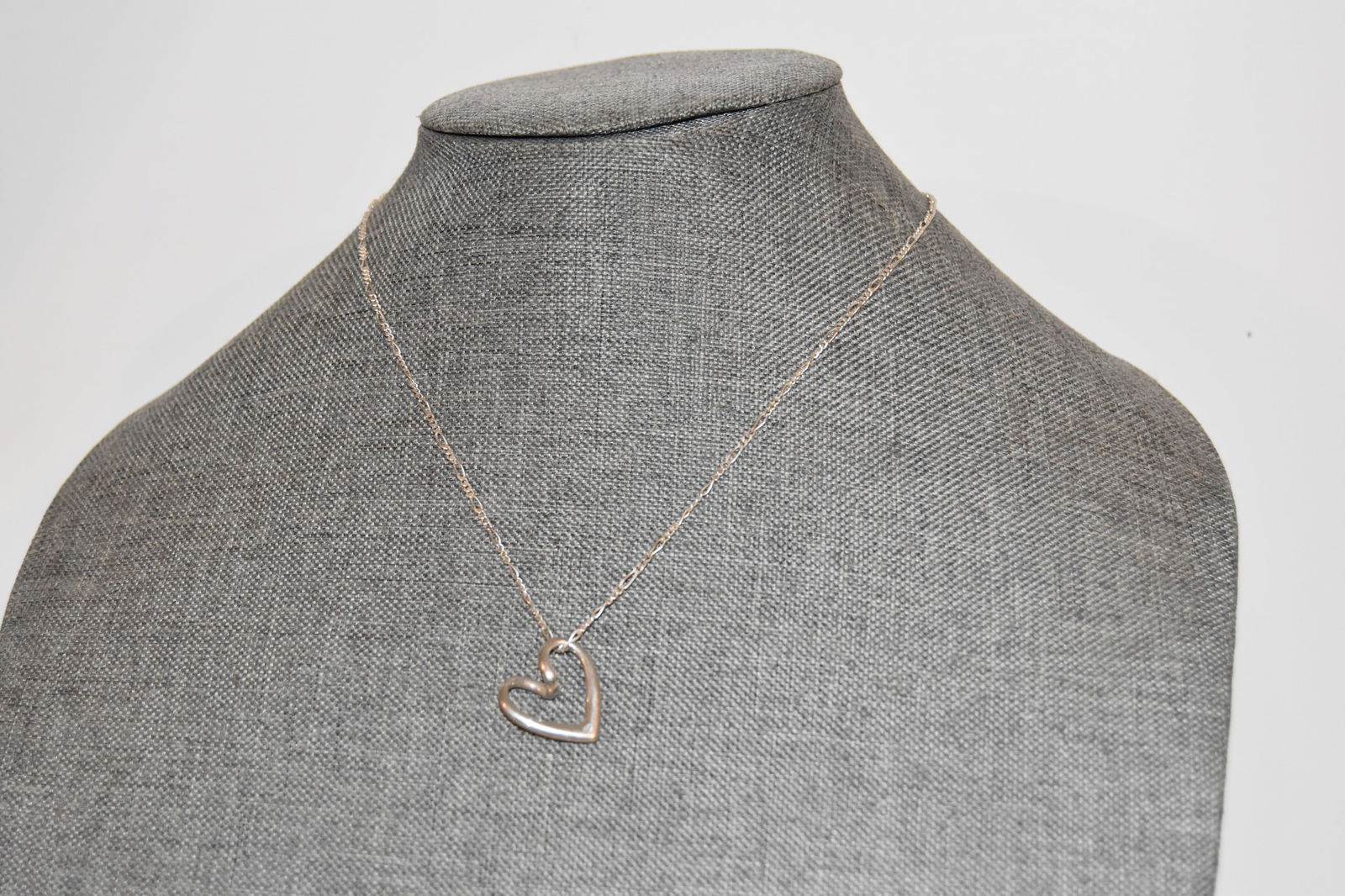 Vintage Sterling Silver tiffany style heart pendant Necklace 17" (1 of 4)