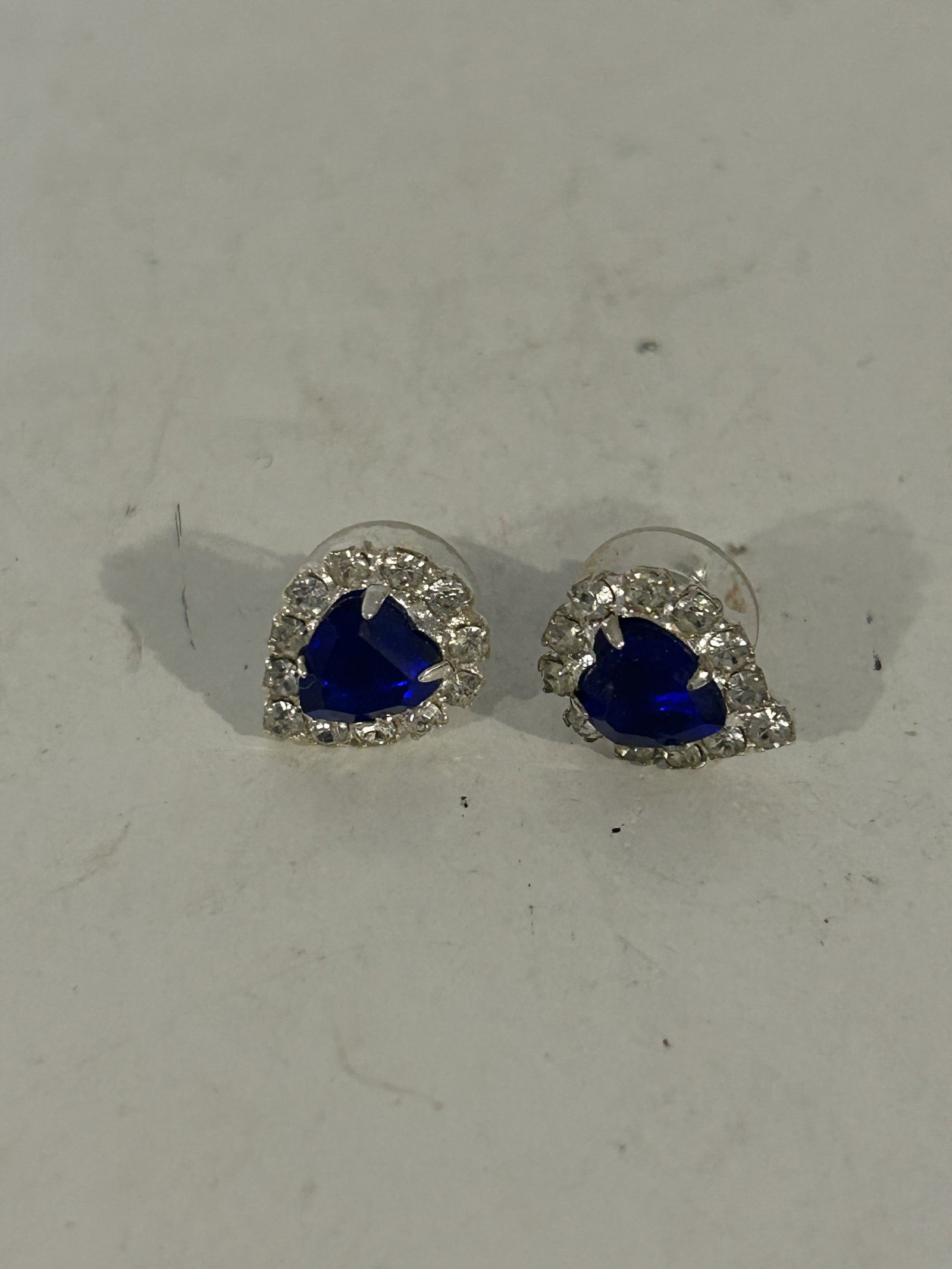 Vintage rhinestone post Earrings: Vintage rhinestone post Earrings Please view all photos as they are part of the description and condition of this Item, Feel free to contact me with questions or picture requests! Used Item AS IS