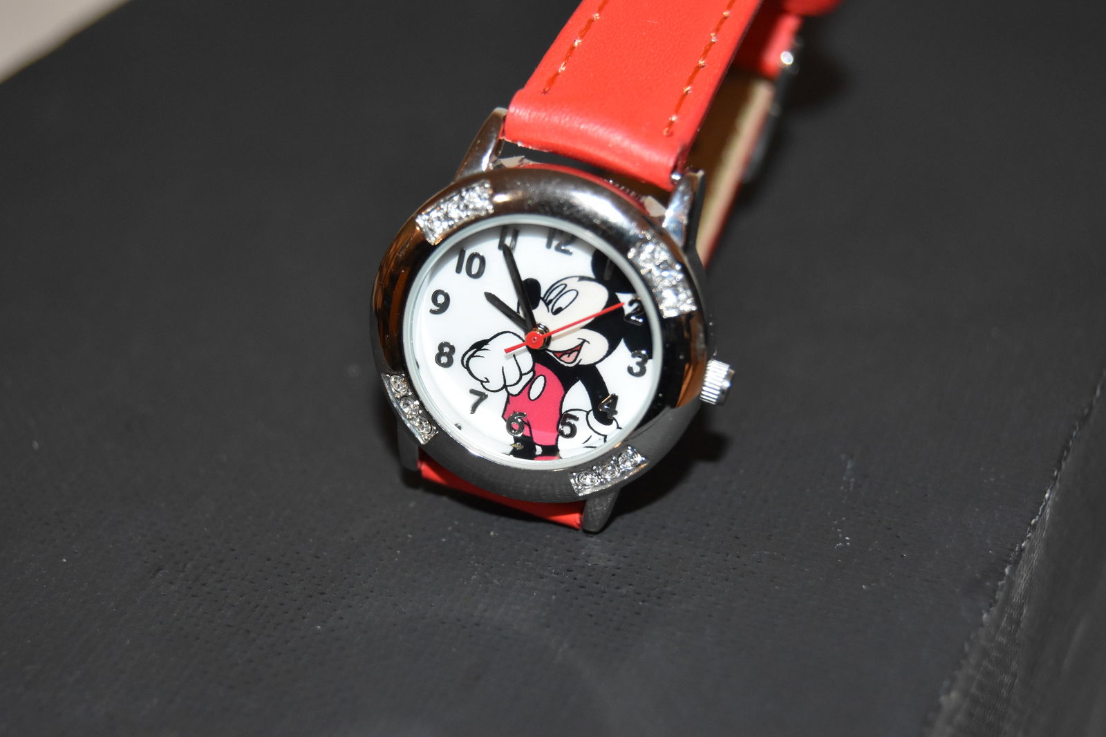 Vintage disney pc21 Mickey mouse Watch working (1 of 4)