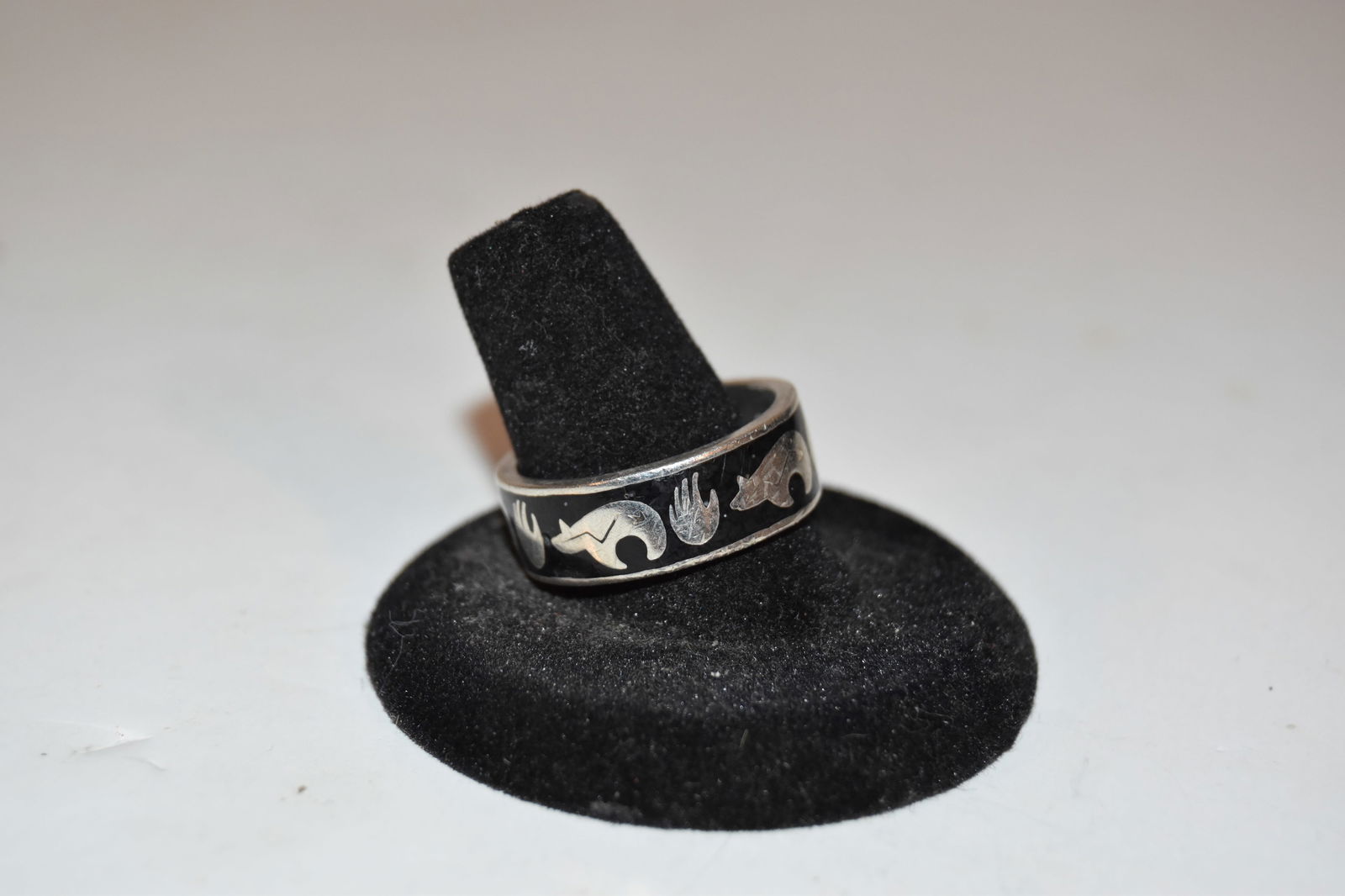 Vintage Sterling Silver Black Onyx Shadowbox Bear & Paw Ring sz 11 (1 of 5)