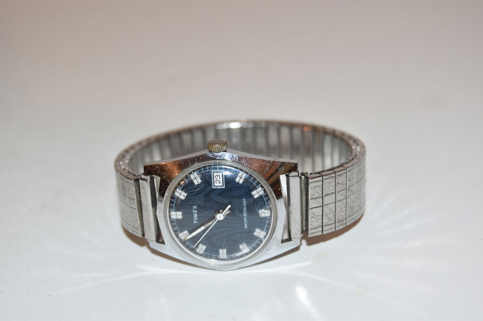 Vintage Timex Water Resistant mechanical Stainless Steel Watch works great: Vintage Timex Water Resistant mechanical Stainless Steel Watch works great Please view all photos as they are part of the description and condition of this Item, Feel free to contact me with questions