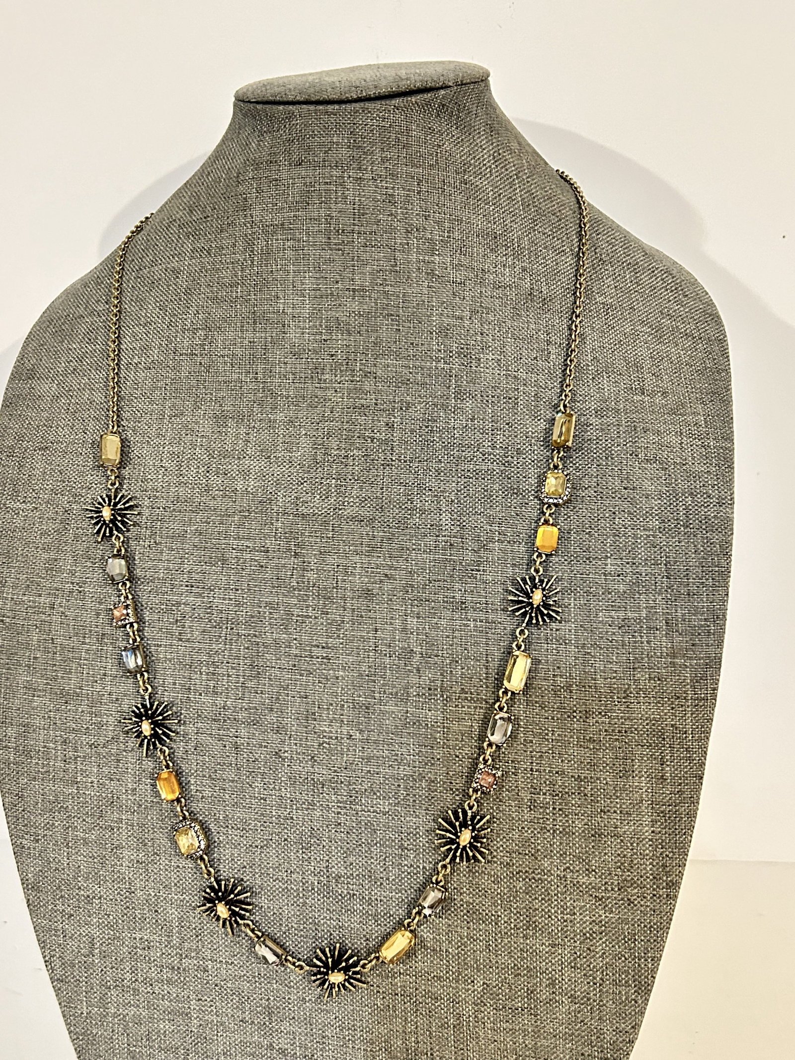 vintage ann taylor flower necklace 30": vintage ann taylor flower necklace 30" Please view all photos as they are part of the description and condition of this Item, Feel free to contact me with questions or picture requests! Used Item AS I