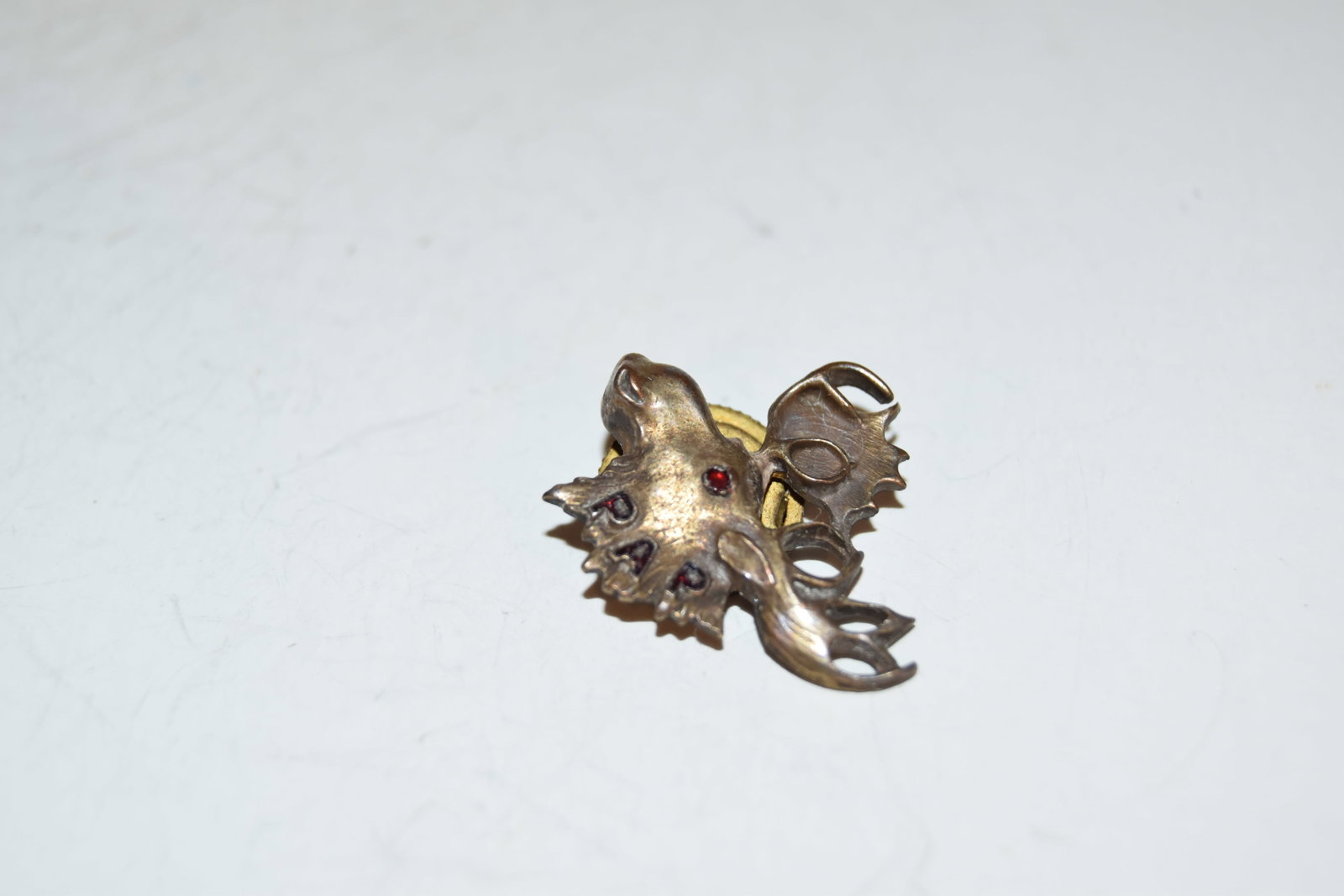 Vintage Moose Lapel 1909 Pin Lehman Jewelry Co. Pittsburgh PA Frat Screw Back: Vintage Moose Lapel 1909 Pin Lehman Jewelry Co. Pittsburgh PA Frat Screw Back pendant necklace Please view all photos as they are part of the description and condition of this Item, Feel free to conta