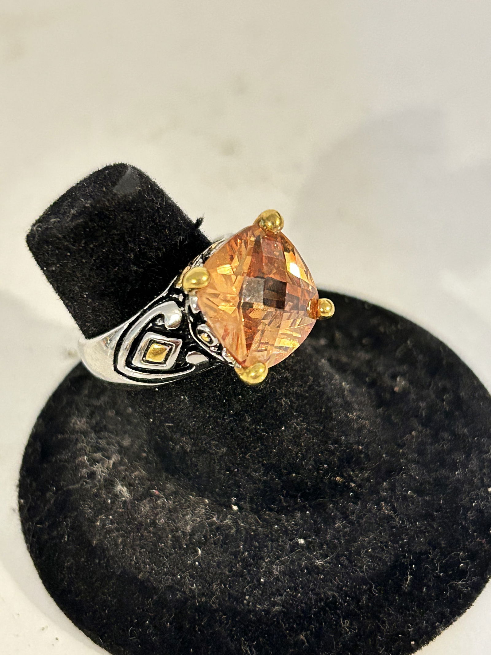 Vintage old rhinestone ring sz 6 (1 of 5)