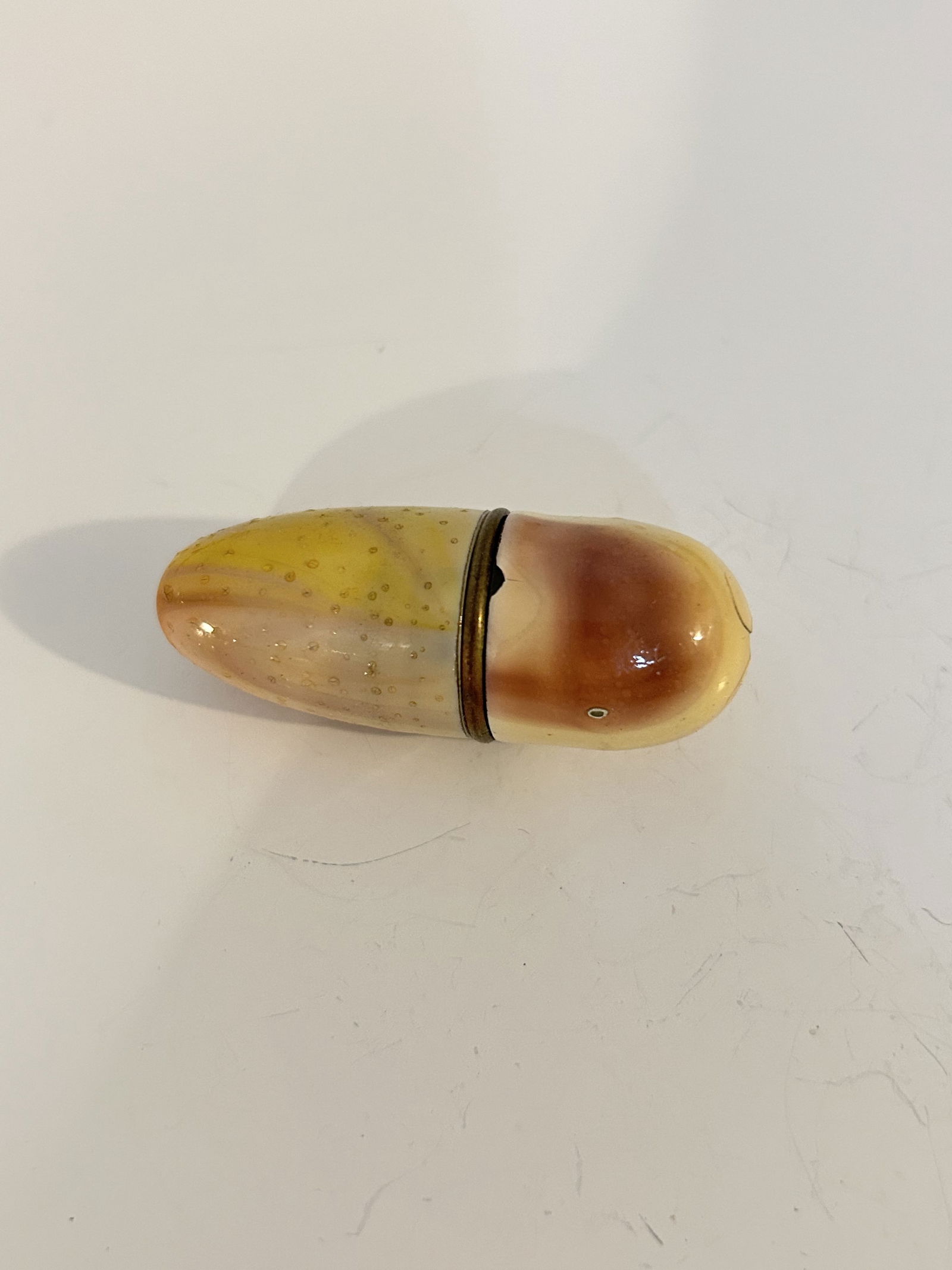 Vintage Enamel Thimble & Thread Holder Travel Sewing Kit (1 of 4)