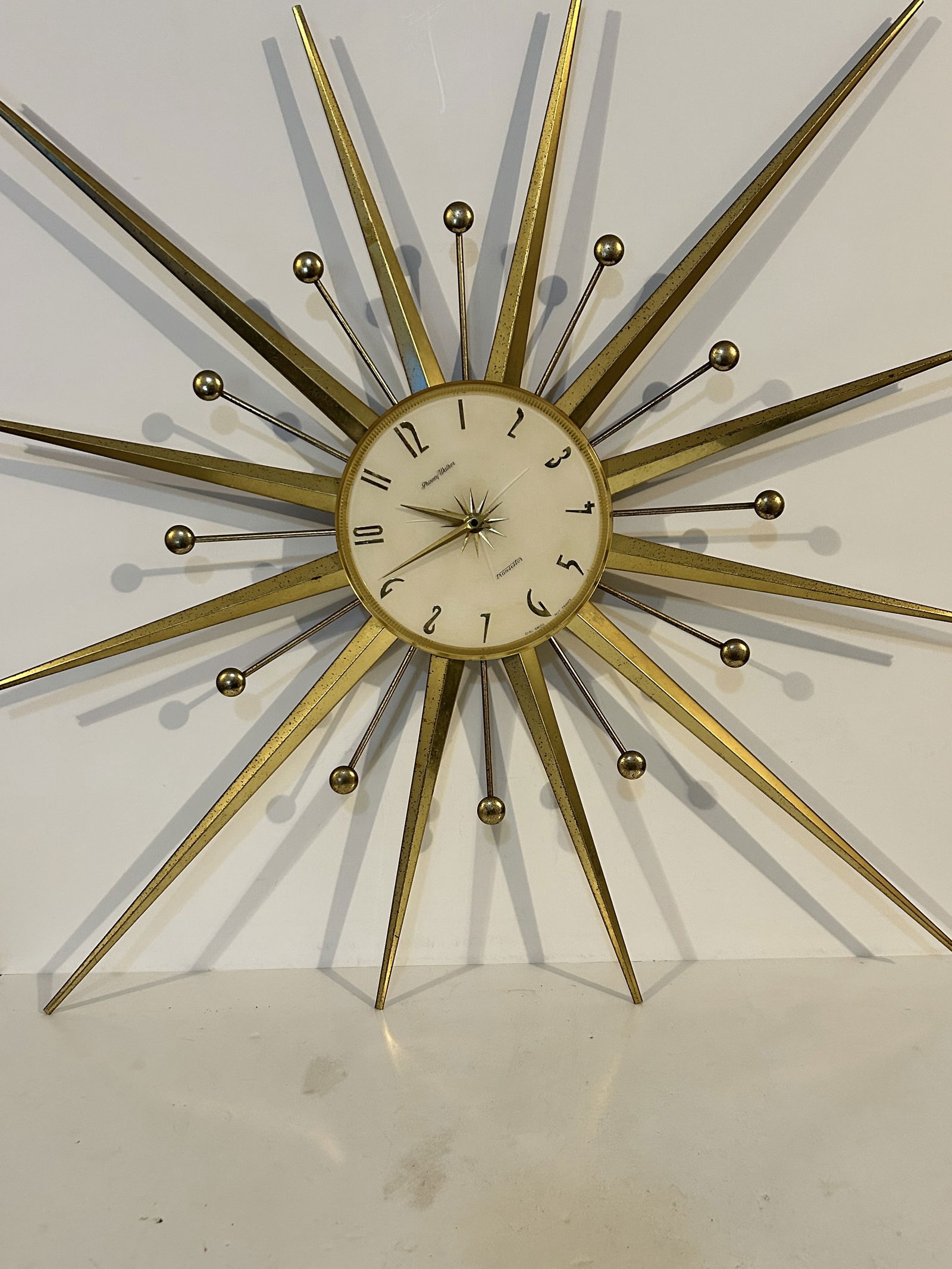 VTG MCM Phinney Walker Starburst Sunburst Wall Clock Battery OP 36" Nice! Has 3 hairline cracks in (1 of 8)
