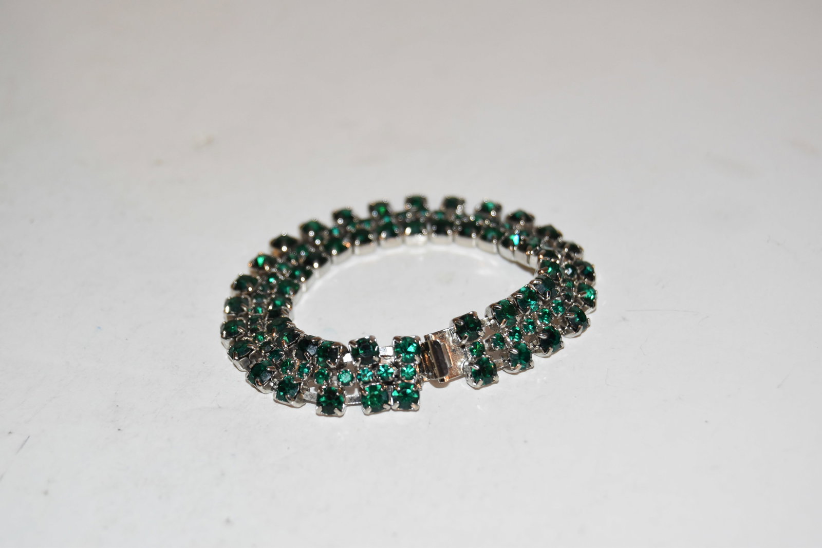 Vintage green rhinestone Bracelet 6" (1 of 3)