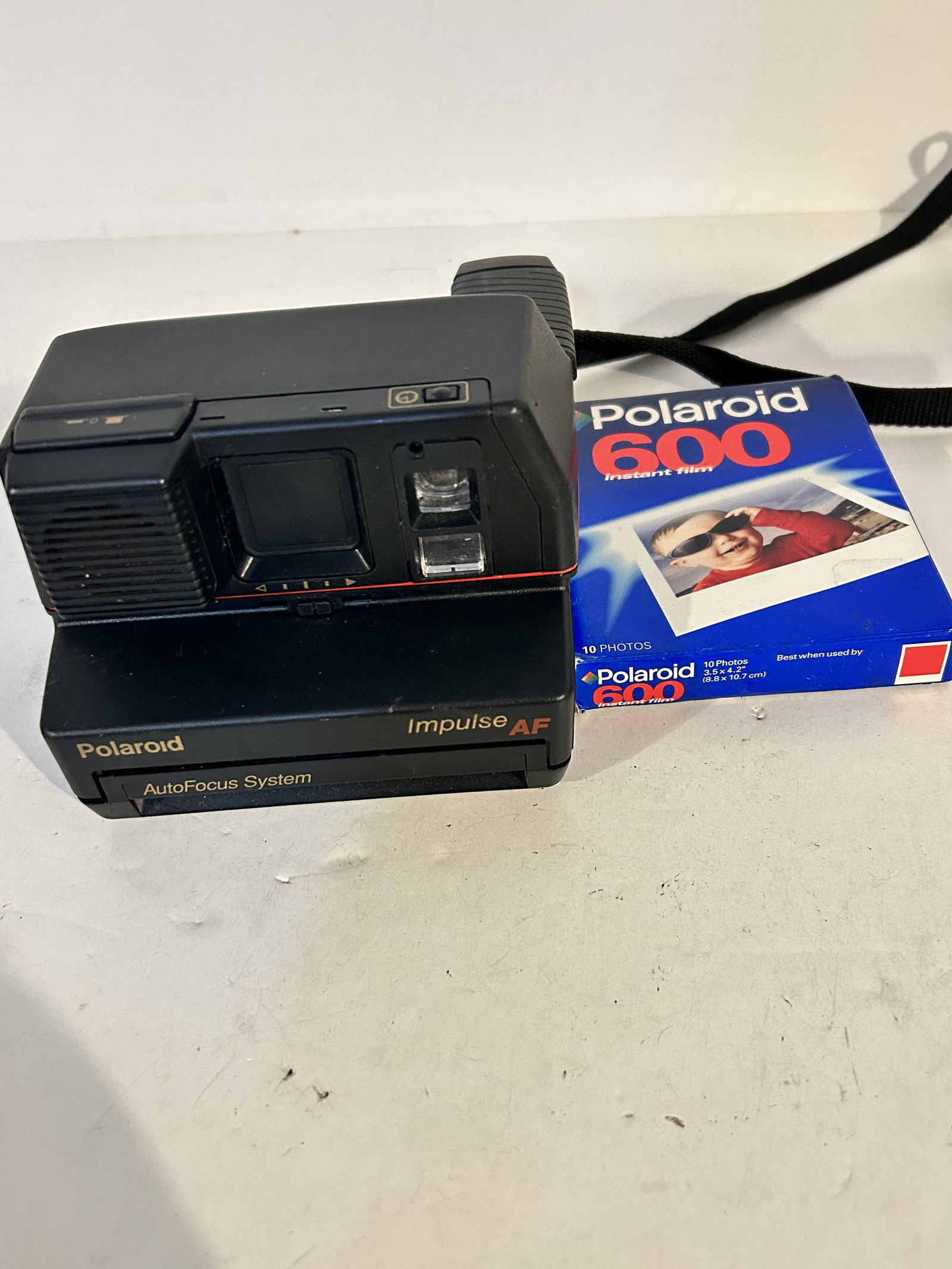 Vintage Polaroid Impulse AF Instant Camera Autofocus System 600 Plus (1 of 5)