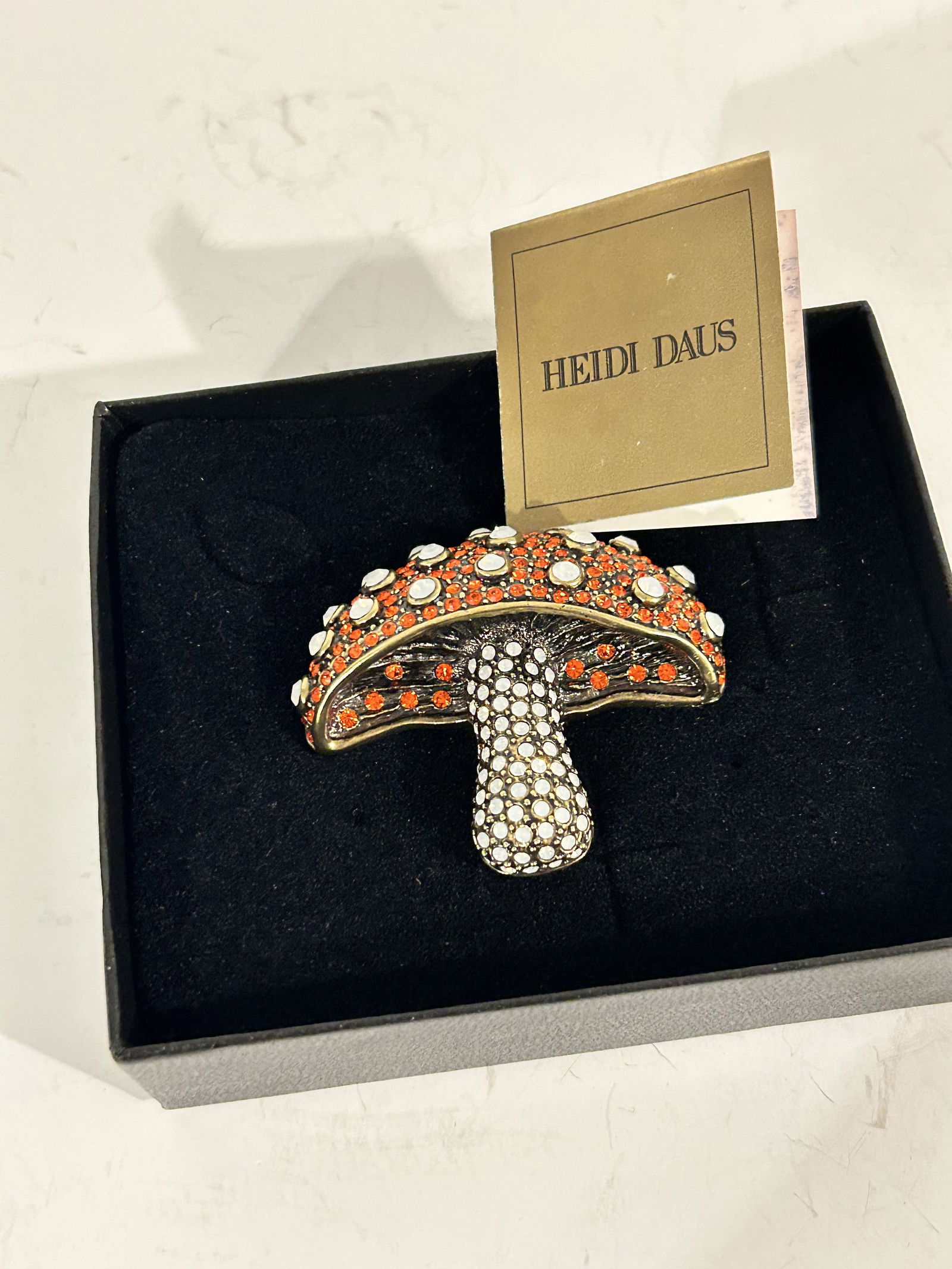 Heidi Daus mushroom brooch (1 of 6)