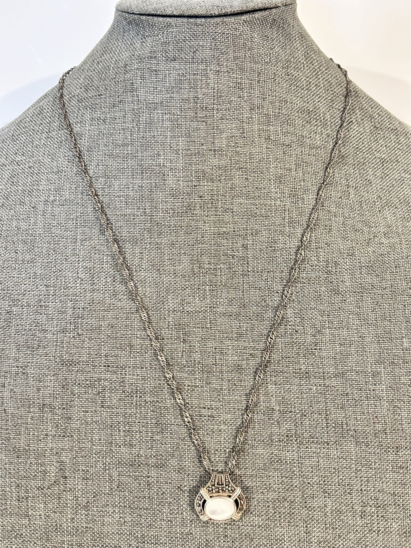 Vintage Sterling Silver marcasite mother of pearl pendant Necklace 25": Vintage Sterling Silver marcasite mother of pearl pendant Necklace 25" Please view all photos as they are part of the description and condition of this Item, Feel free to contact me with questions or 