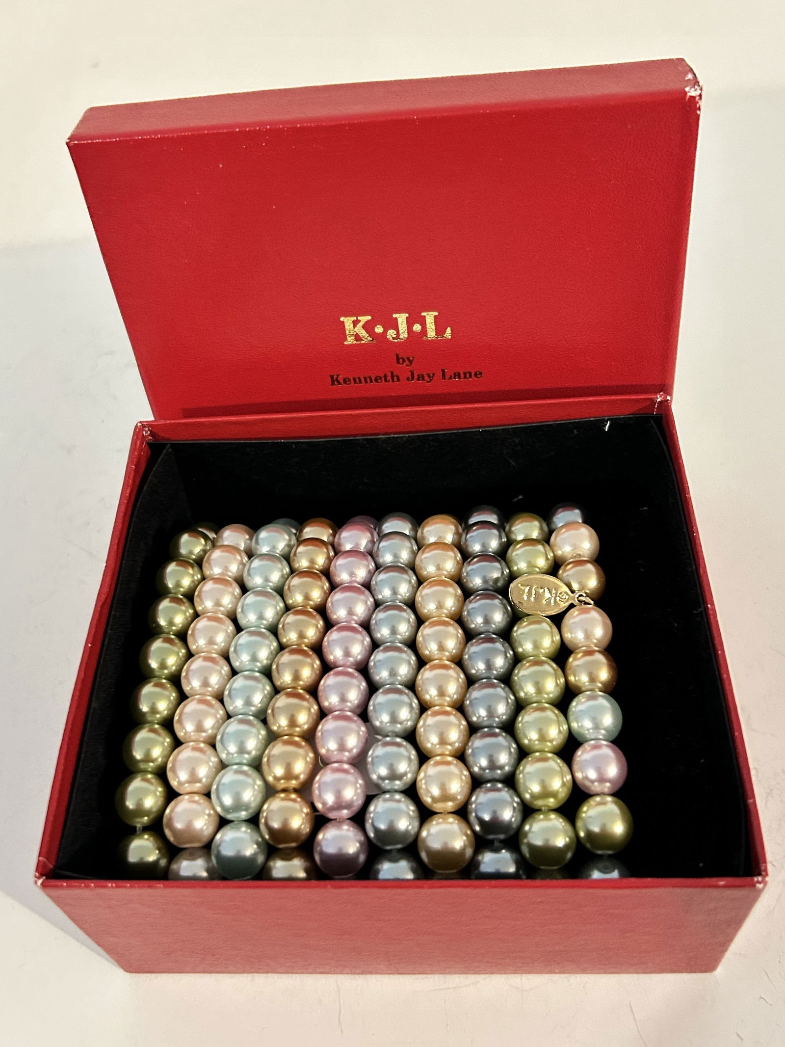 KJL Kenneth Jay Lane First Lady Simulated Pearl Bracelets Multi Color Set of 10. (1 of 4)