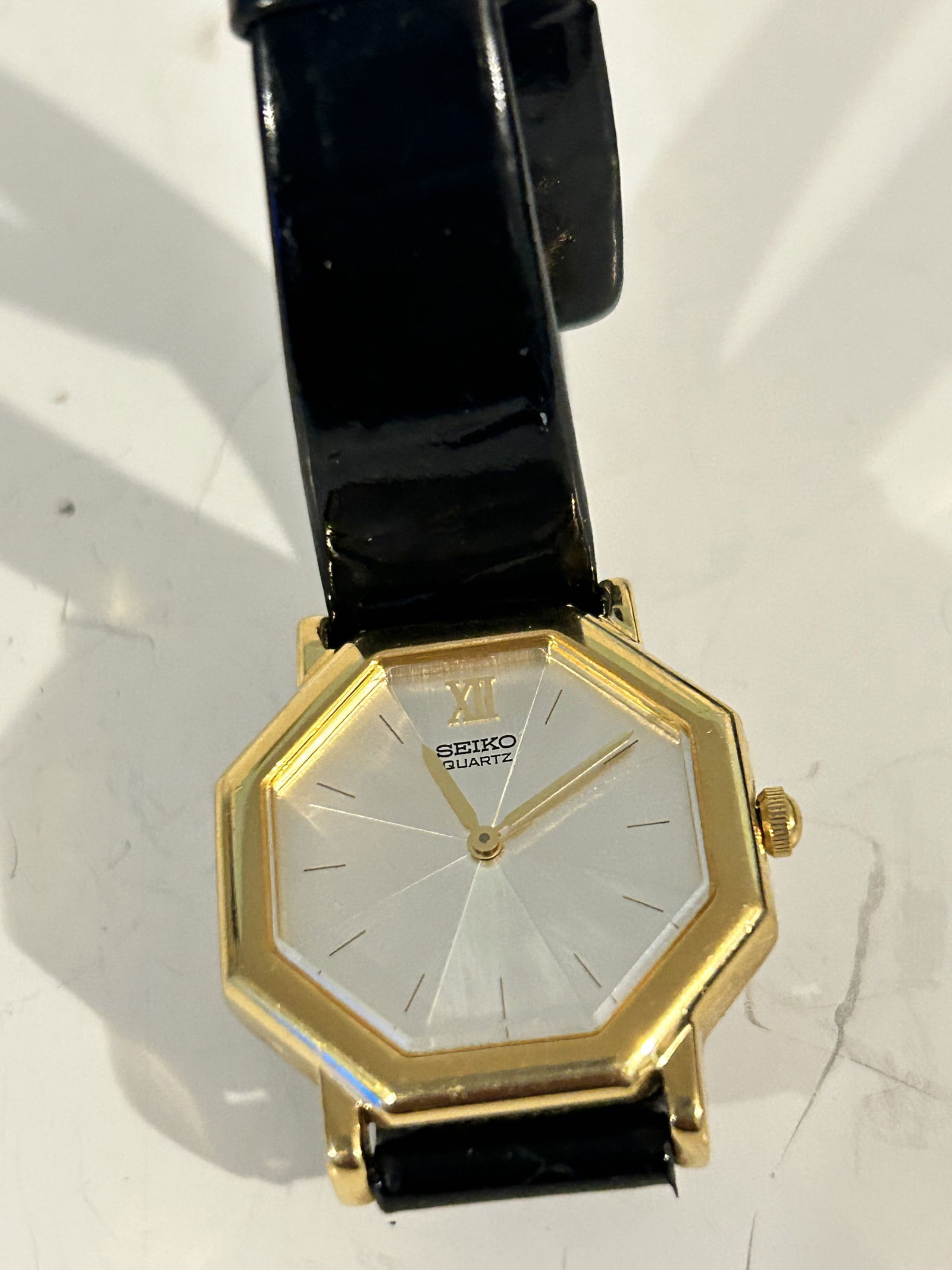 RARE Ladies Watch vintage Seiko Art Deco unique design mother of pearl 1N00 Works great!!!: RARE Ladies Watch vintage Seiko Art Deco unique design mother of pearl 1N00 Works great!!! Please view all photos as they are part of the description and condition of this Item, Feel free to contact m