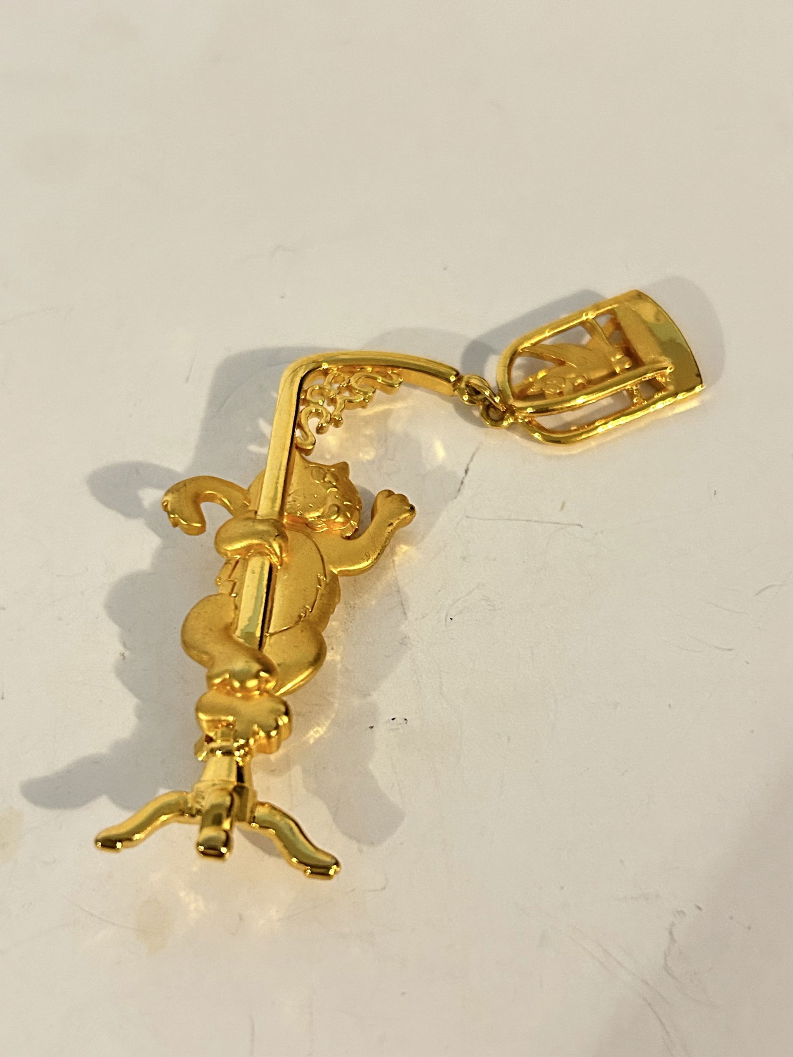 JJ Vintage Goldtone Brooch Pin Signed Cat & Bird n Birdcage (1 of 3)