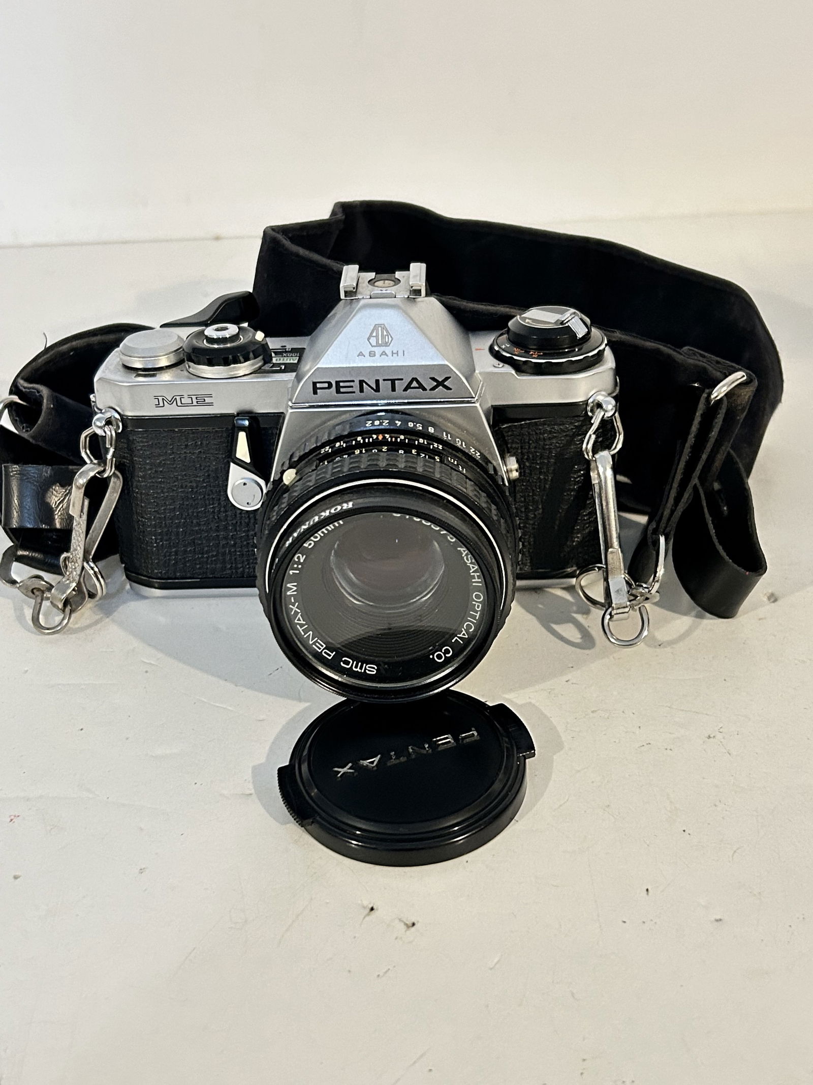 Pentax ME 35mm SLR Film Camera w/ 50mm F2 Lens, Cap, Works great!!! (1 of 5)