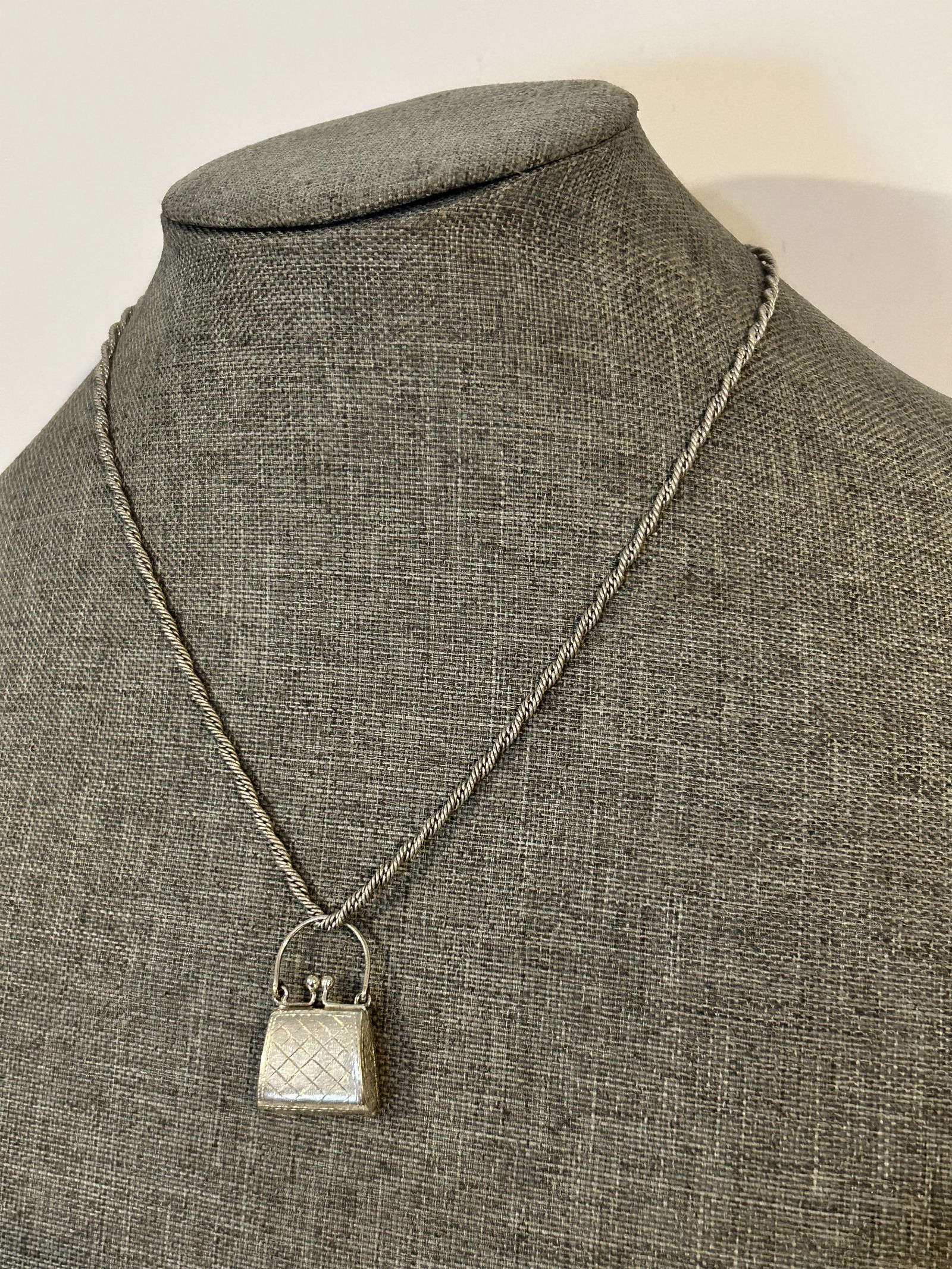 Vintage Sterling Silver snuff / locket pendant Necklace sz 18" (1 of 6)