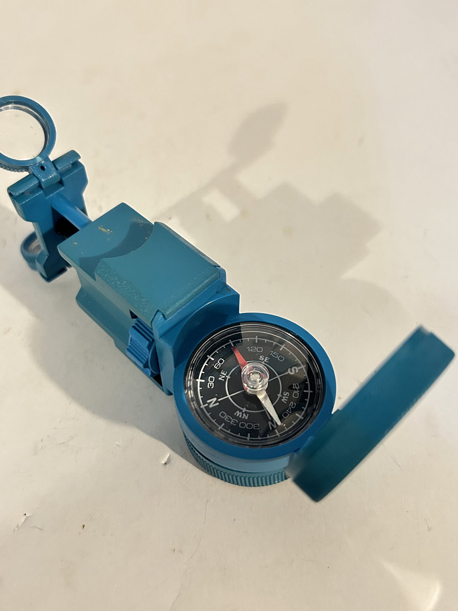 Vintage BLUE Military Plastic Compass Binoculars Magnifying Made in Italy: Vintage BLUE Military Plastic Compass Binoculars Magnifying Made in Italy Please view all photos as they are part of the description and condition of this Item, Feel free to contact me with questions 