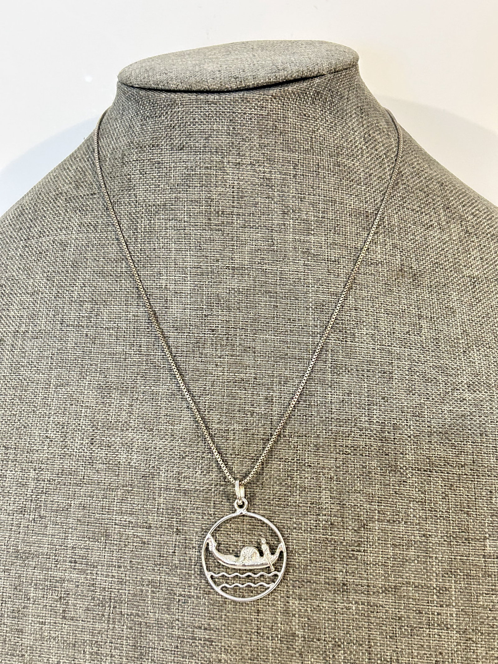 Vintage 800 Silver boat pendant Necklace sz 19": Vintage 800 Silver boat pendant Necklace sz 19" Please view all photos as they are part of the description and condition of this Item, Feel free to contact me with questions or picture requests! Used 