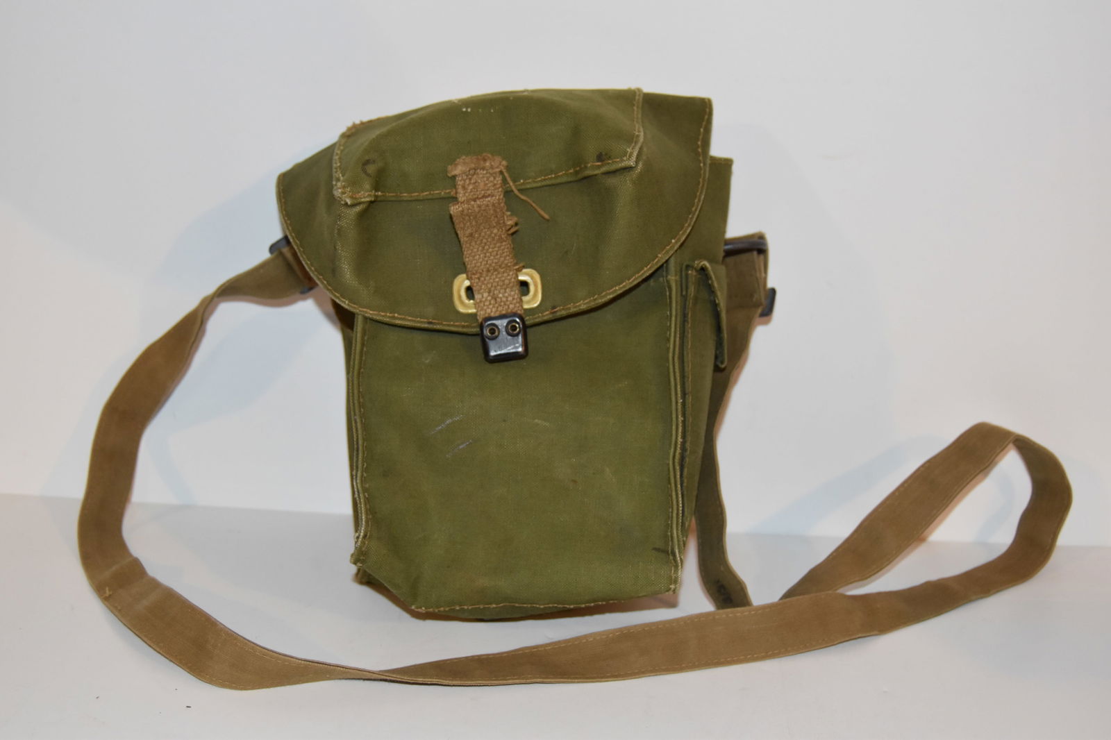 WW2 Canvas British Gas Mask Bag Dated 1943 Vintage (1 of 3)