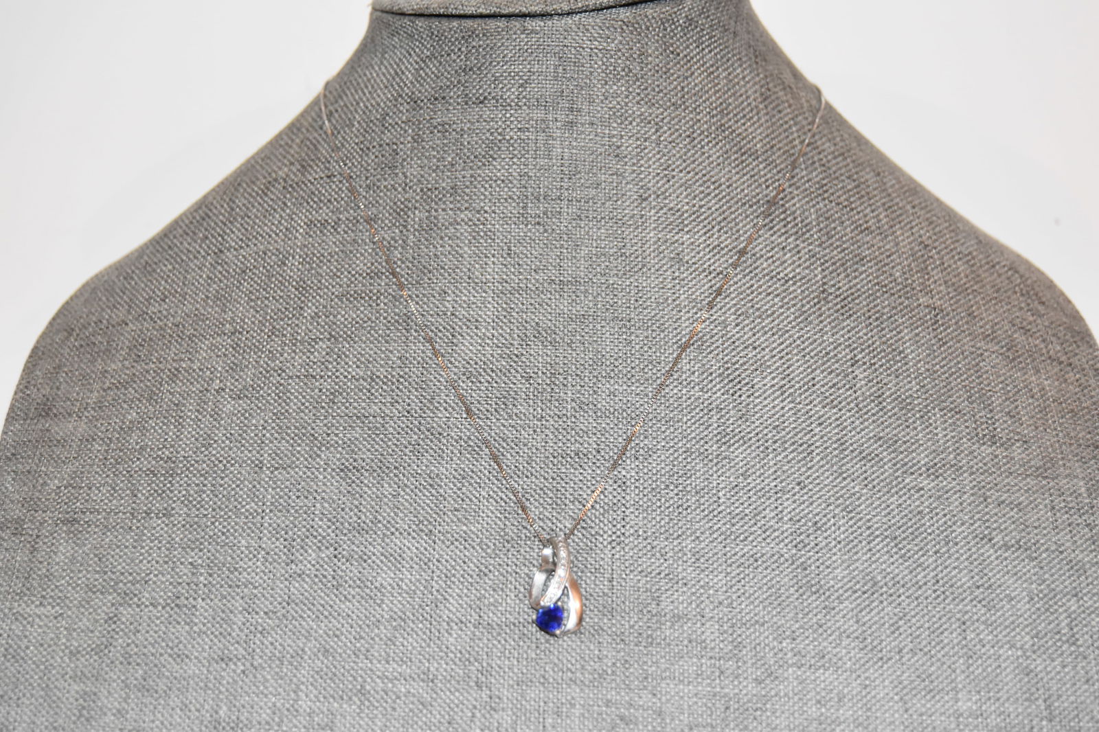 Vintage Sterling Silver Blue Topaz Necklace Pendant 18" (1 of 4)