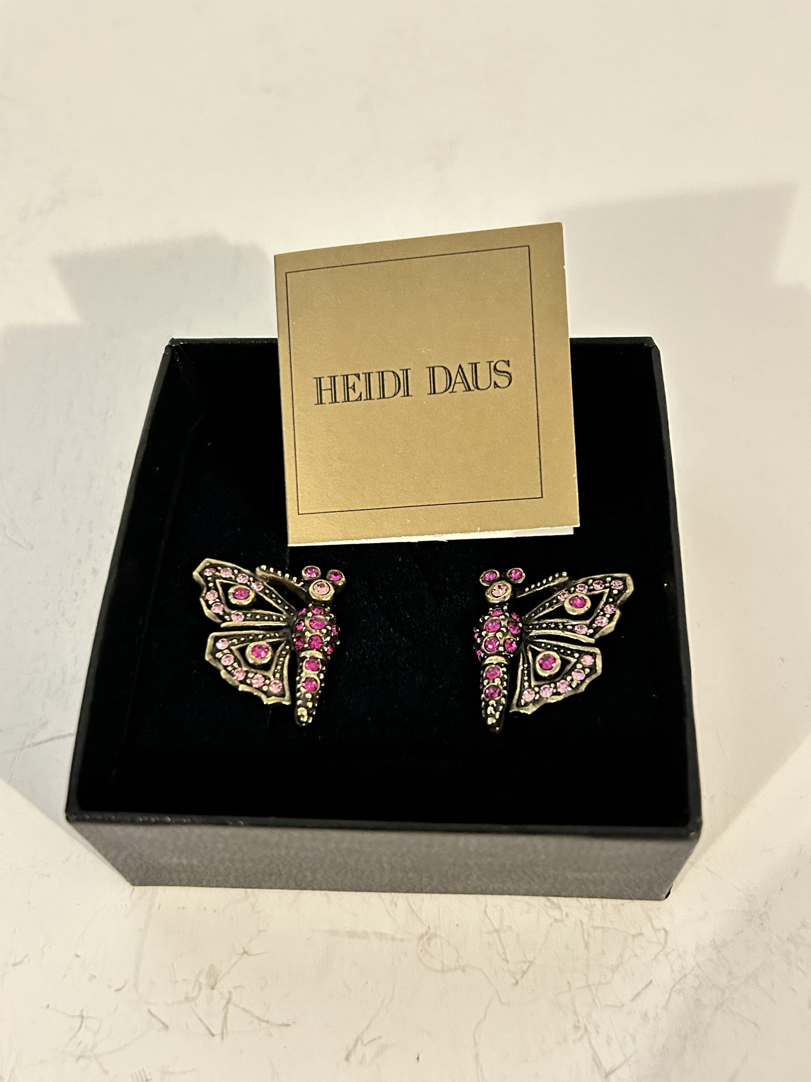Heidi Daus Swarovski Madame Butterfly Clip On Earrings New: Heidi Daus Swarovski Madame Butterfly Clip On Earrings New Please view all photos as they are part of the description and condition of this Item, Feel free to contact me with questions or picture requ