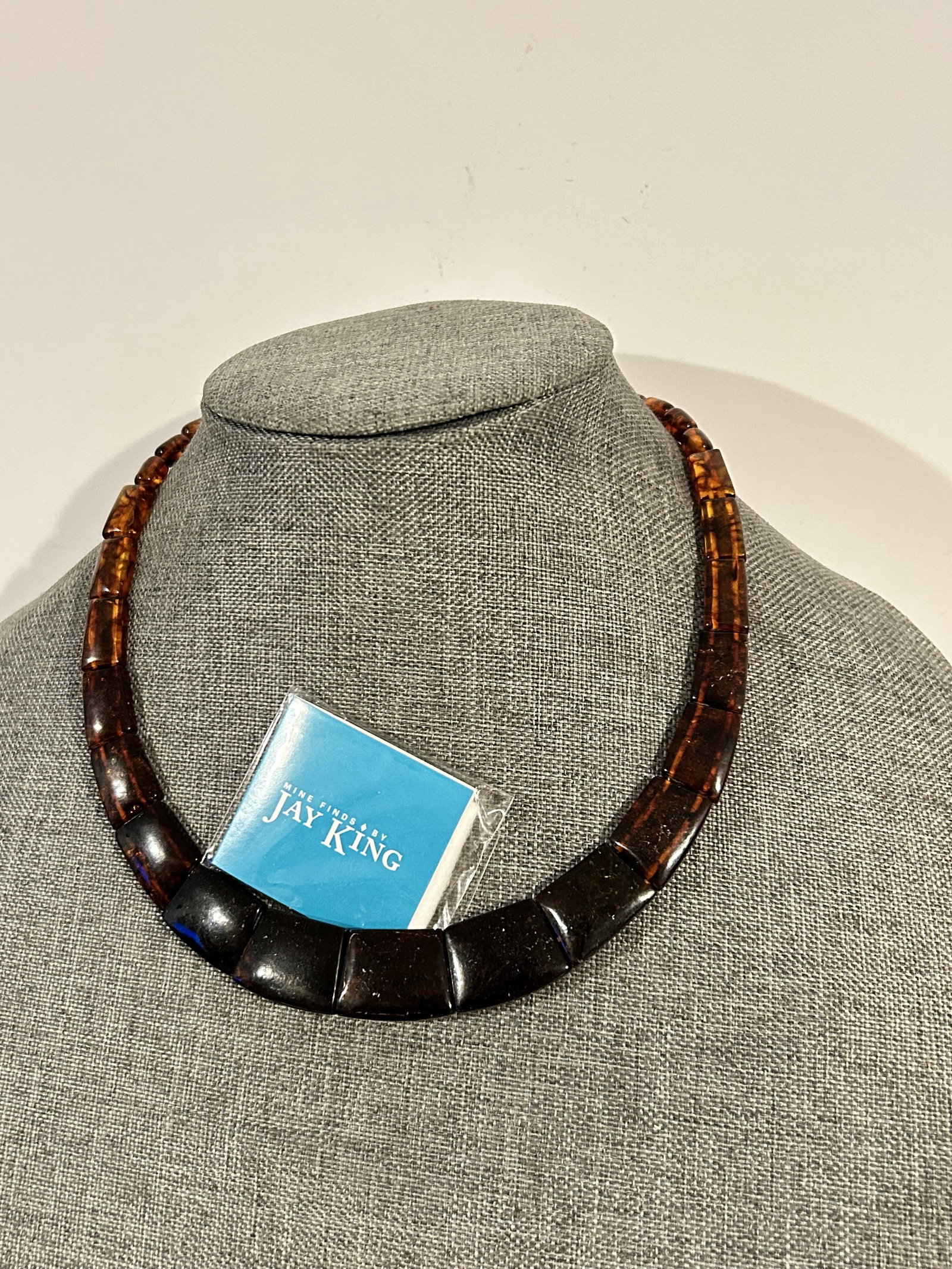 Jay King DTR Mine FInds Amber Necklace, Magnetic Closure choker: Jay King DTR Mine FInds Amber Necklace, Magnetic Closure choker Please view all photos as they are part of the description and condition of this Item, Feel free to contact me with questions or picture