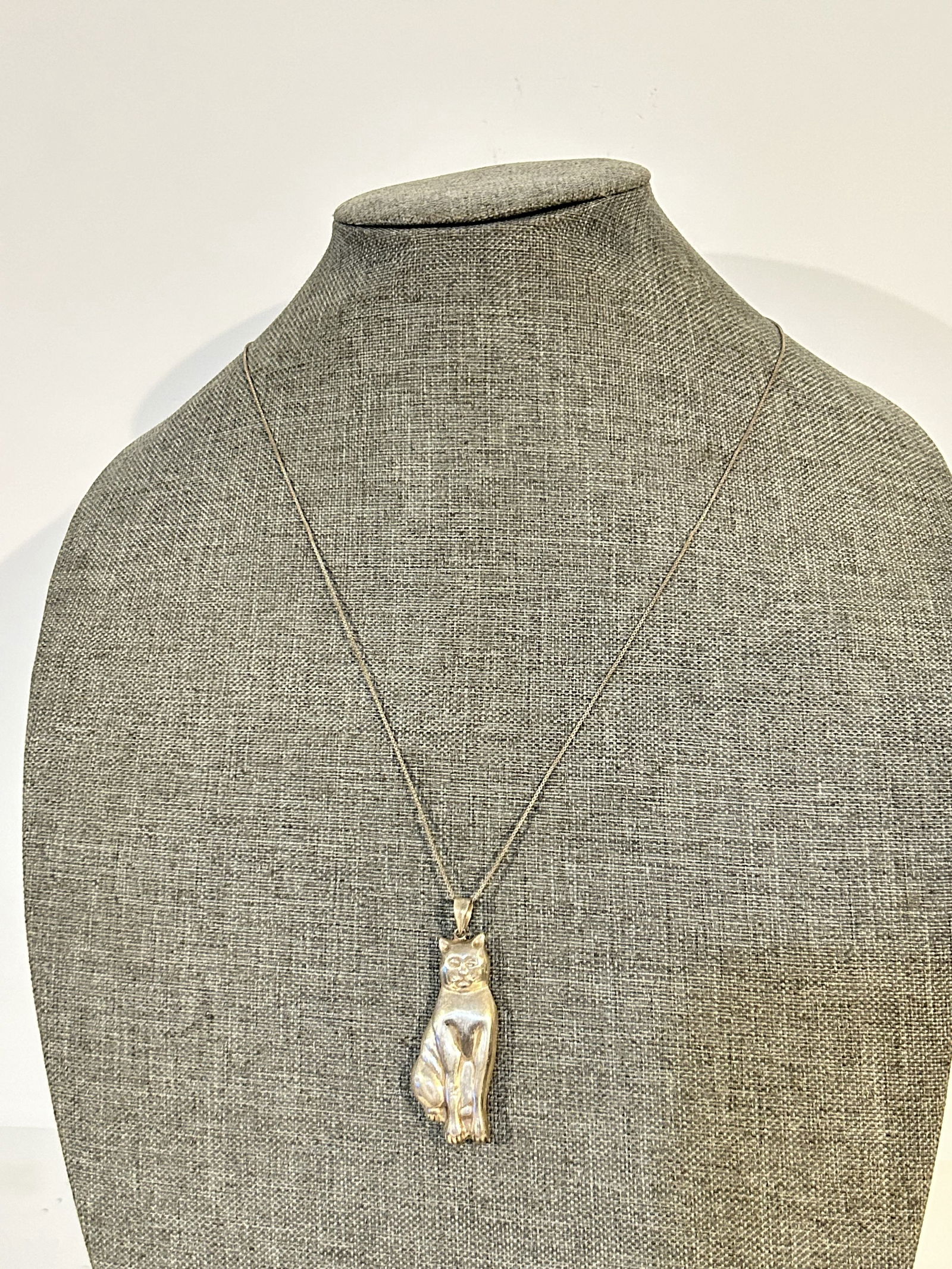 Vintage Sterling Silver cat pendant Necklace 24" (1 of 6)