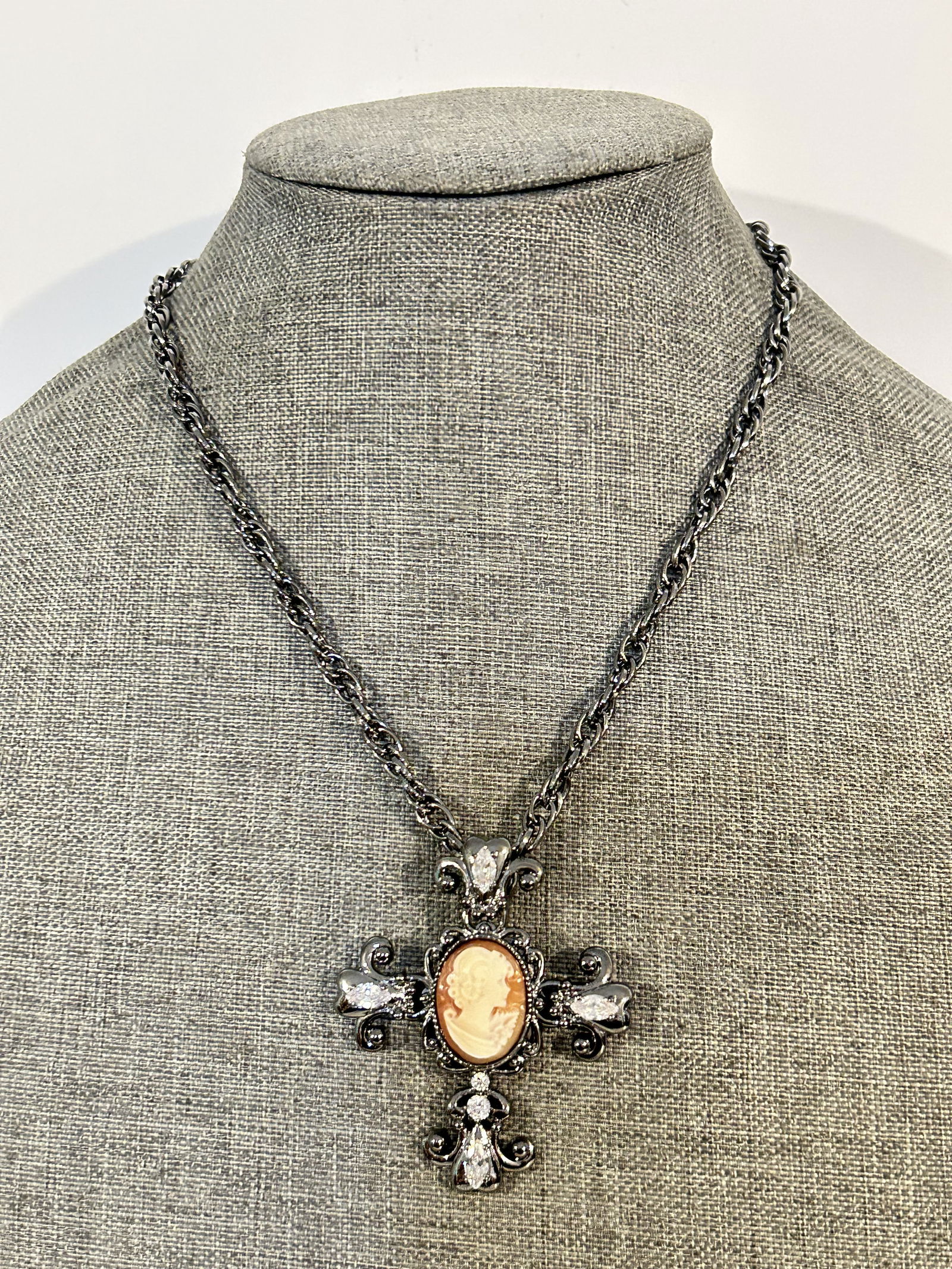 Signed Amedeo Silver Tone Cross Pendant Necklace Carved Shell Cameo 18" (1 of 7)