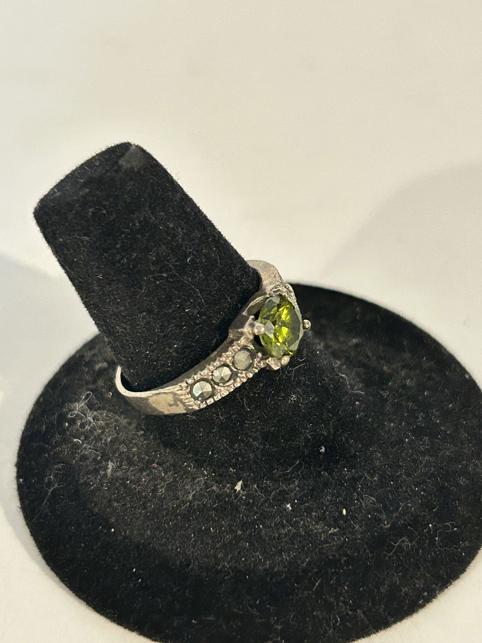 Vintage Sterling Silver green tourmaline marcasite Ring sz 7.5 (1 of 5)