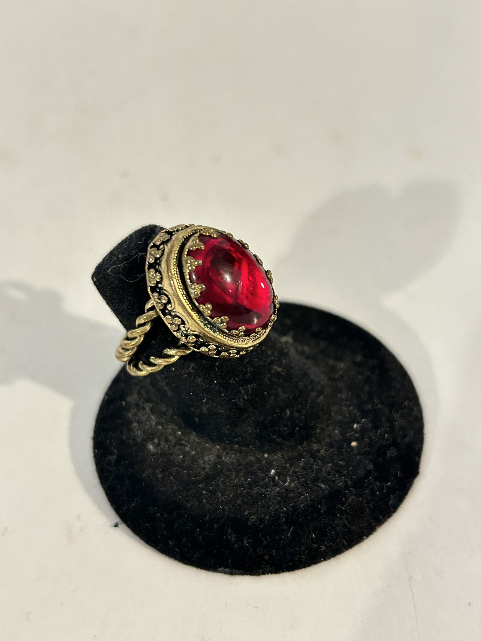 VTG W Germany Filigree Red Glass Stone Twist Split Shank Ring Brass Adjustable (1 of 4)