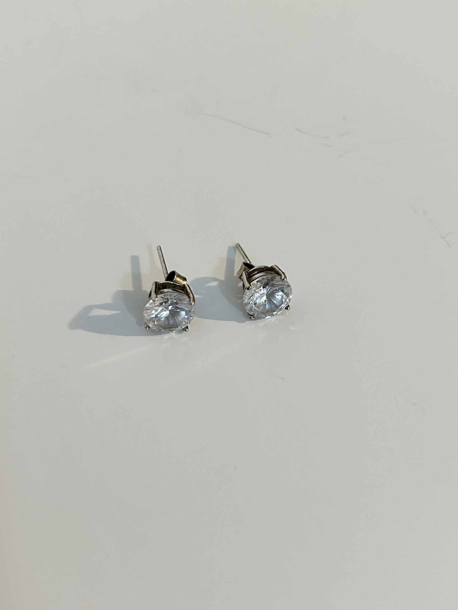 Vintage Sterling Silver rhinestone post Earrings: Vintage Sterling Silver rhinestone post Earrings Please view all photos as they are part of the description and condition of this Item, Feel free to contact me with questions or picture requests! Used