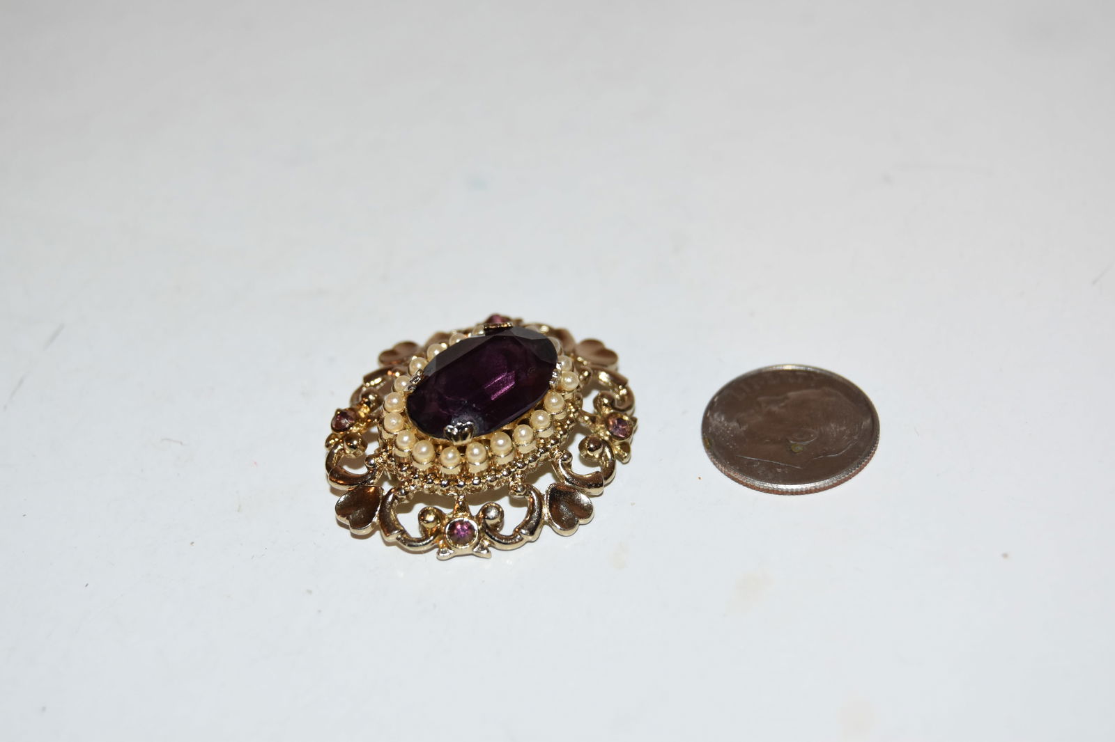 vintage Old CORO goldtone Brooch (1 of 4)