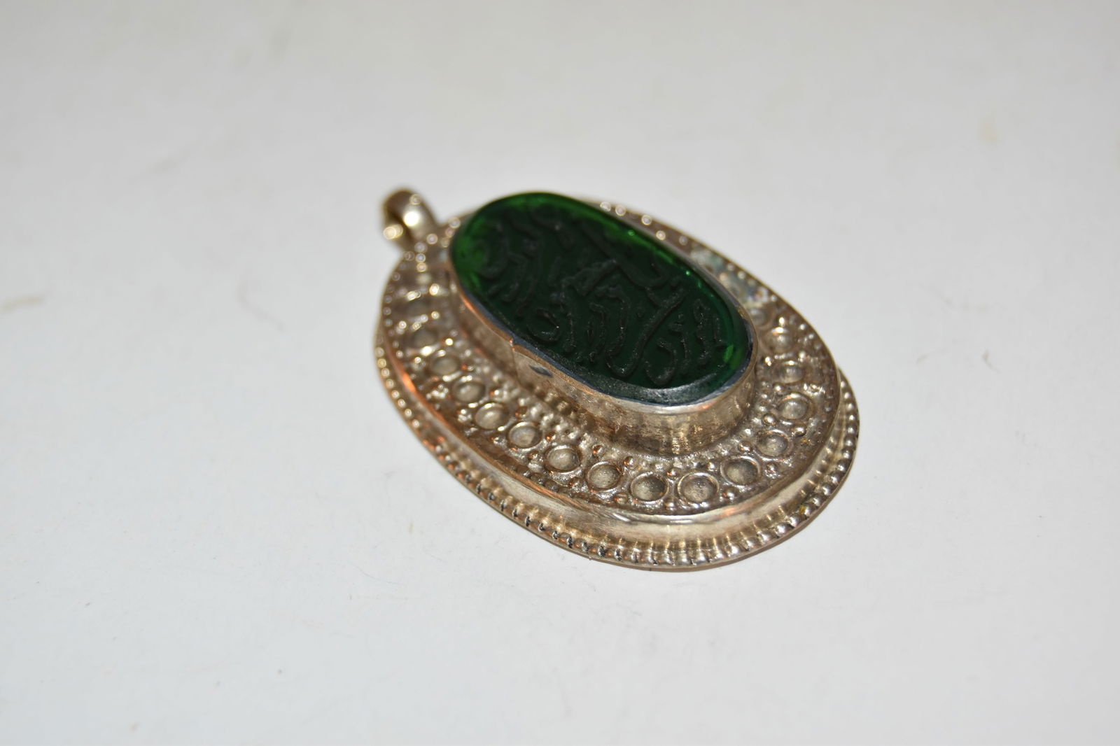 Vintage Sterling Siver filigree Emerald green carved Pendant 2": Vintage Sterling Siver filigree Emerald green carved Pendant 2" Please view all photos as they are part of the description and condition of this Item, Feel free to contact me with questions or picture