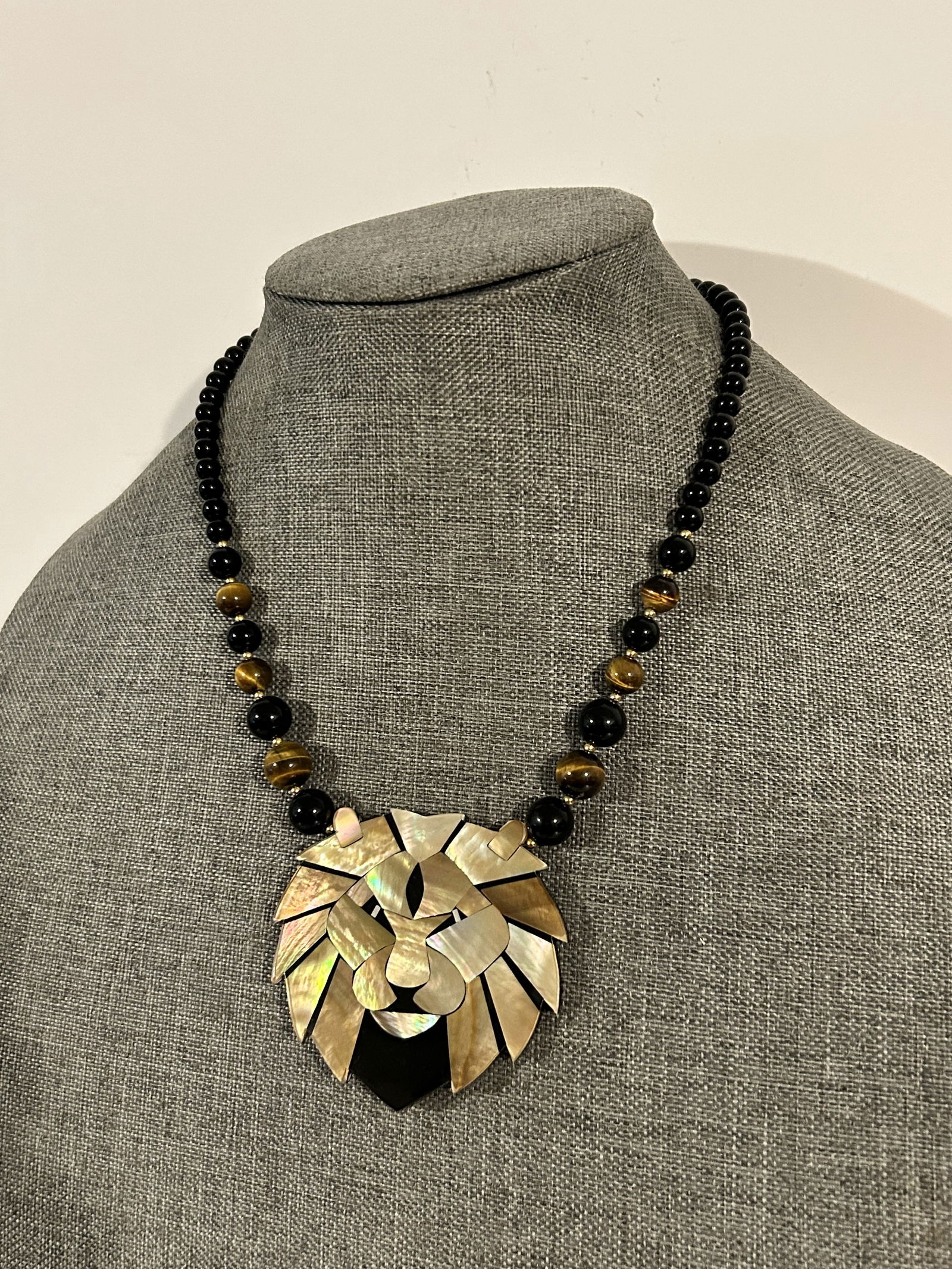 Lee Sands Lion Necklace & earring set mother of pearl tigers eye Jewelry 16" (1 of 6)