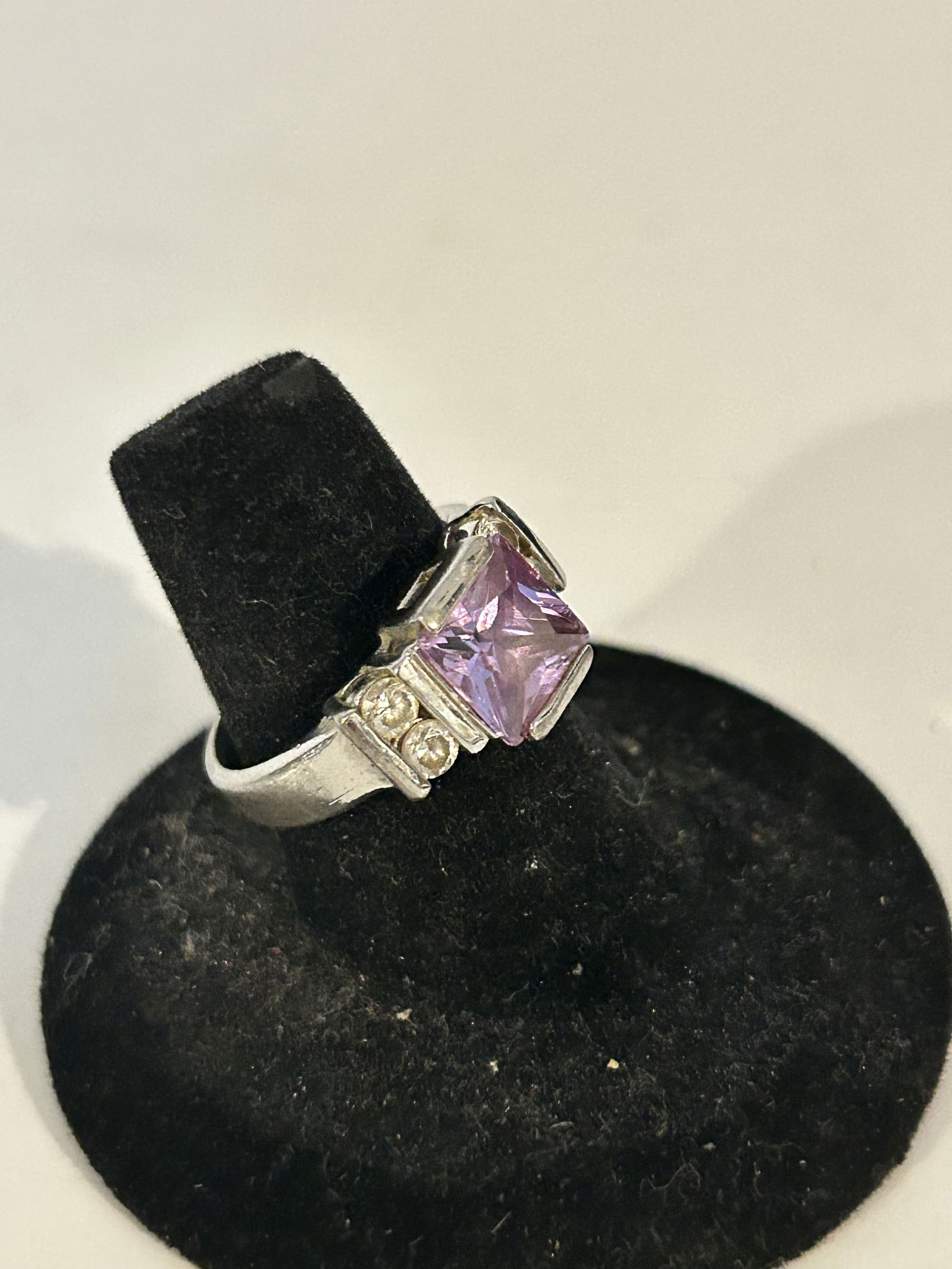 Vintage Sterling Silver rhinestone Ring sz 7 (1 of 5)