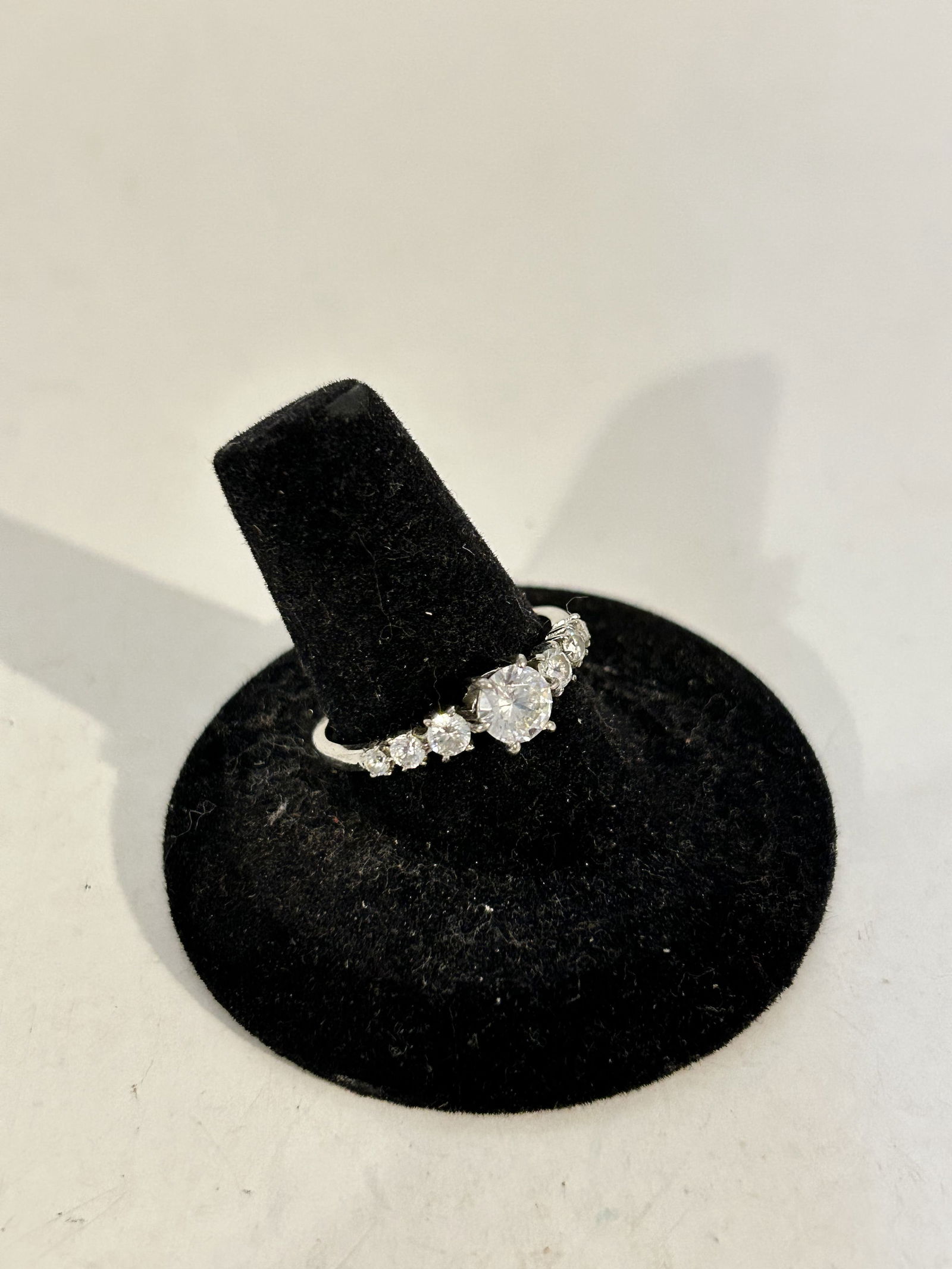 Vintage CN 925 Sterling Silver Band Ring sz 9 (1 of 4)