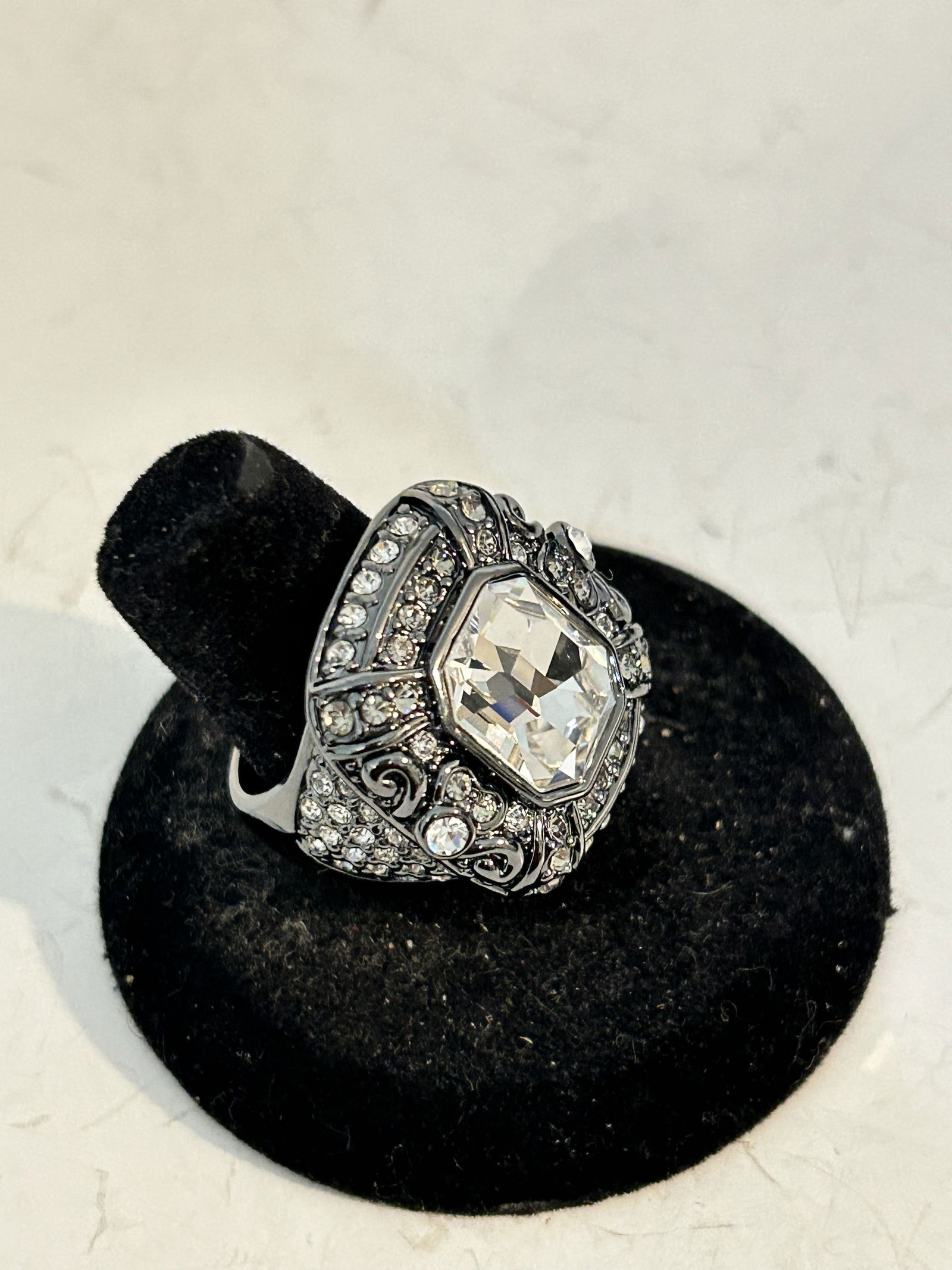 Vintage Hematite/black tourmaline ring sz 8 (1 of 6)