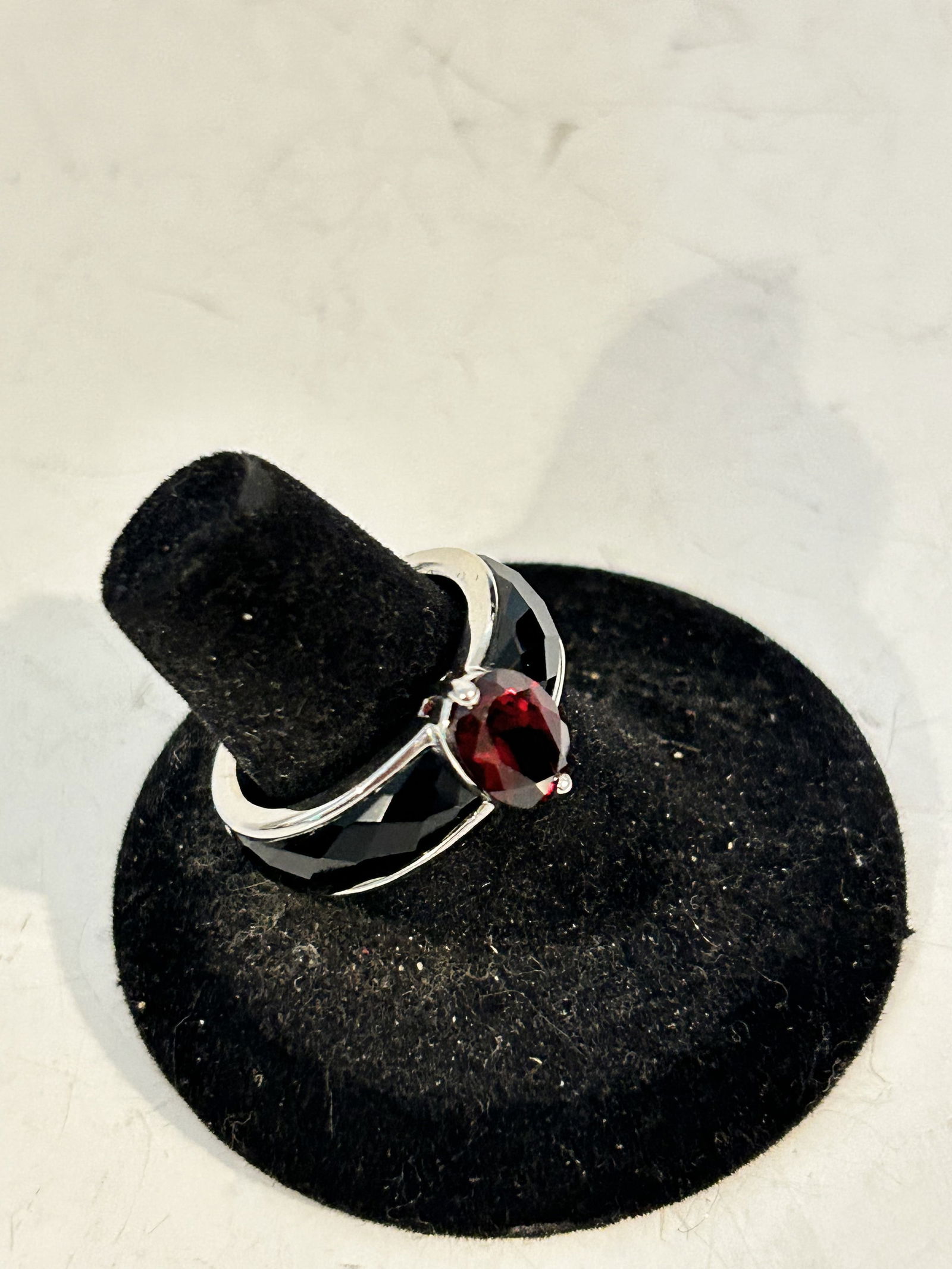 Vintage sterling silver onyx Amethyst ring sz 8 (1 of 6)