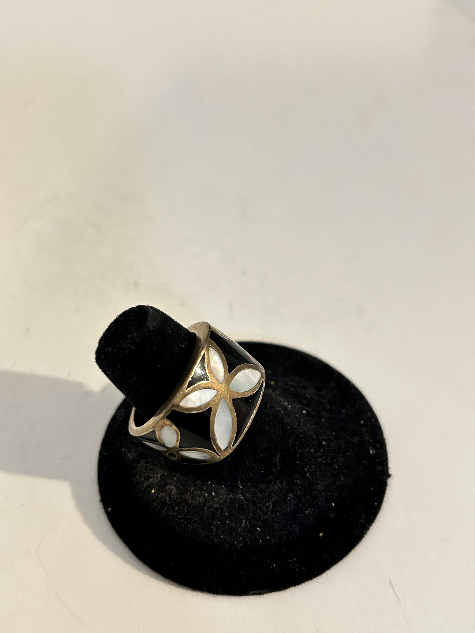 Vintage Sterling Silver onyx mother of pearl butterfly Ring sz 7 (1 of 5)