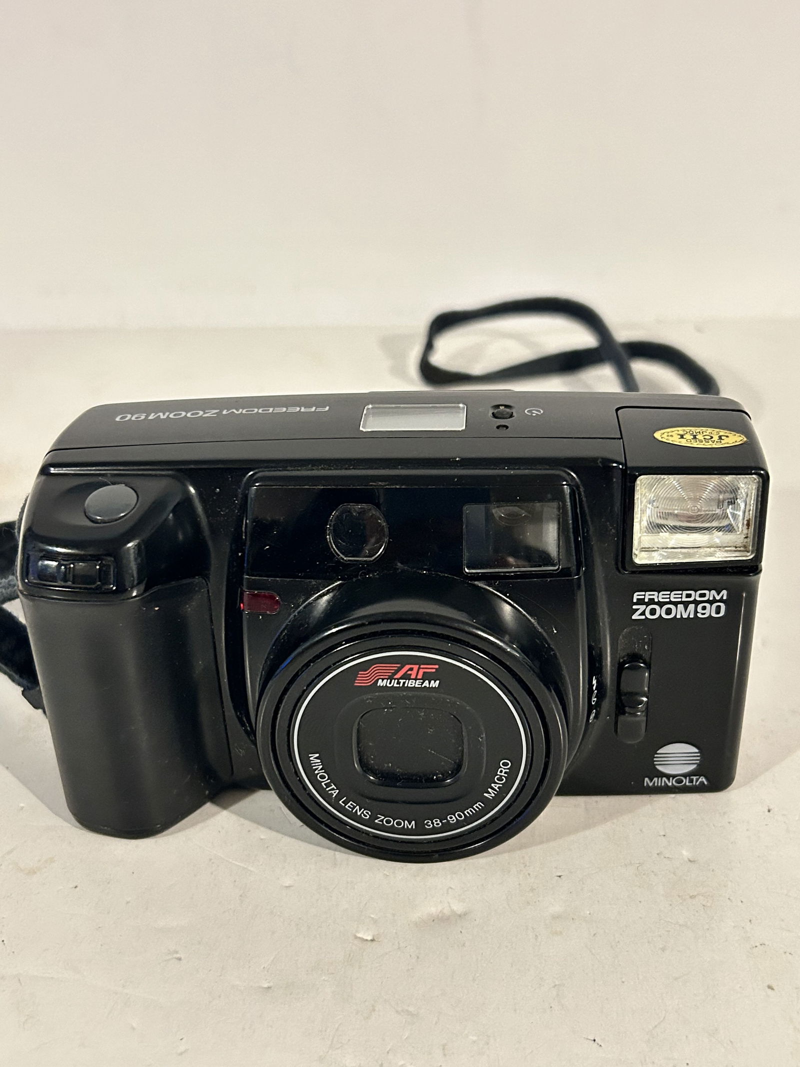 Minolta Freedom Action Zoom 90 35MM Point And Shoot Film Camera works good (1 of 5)