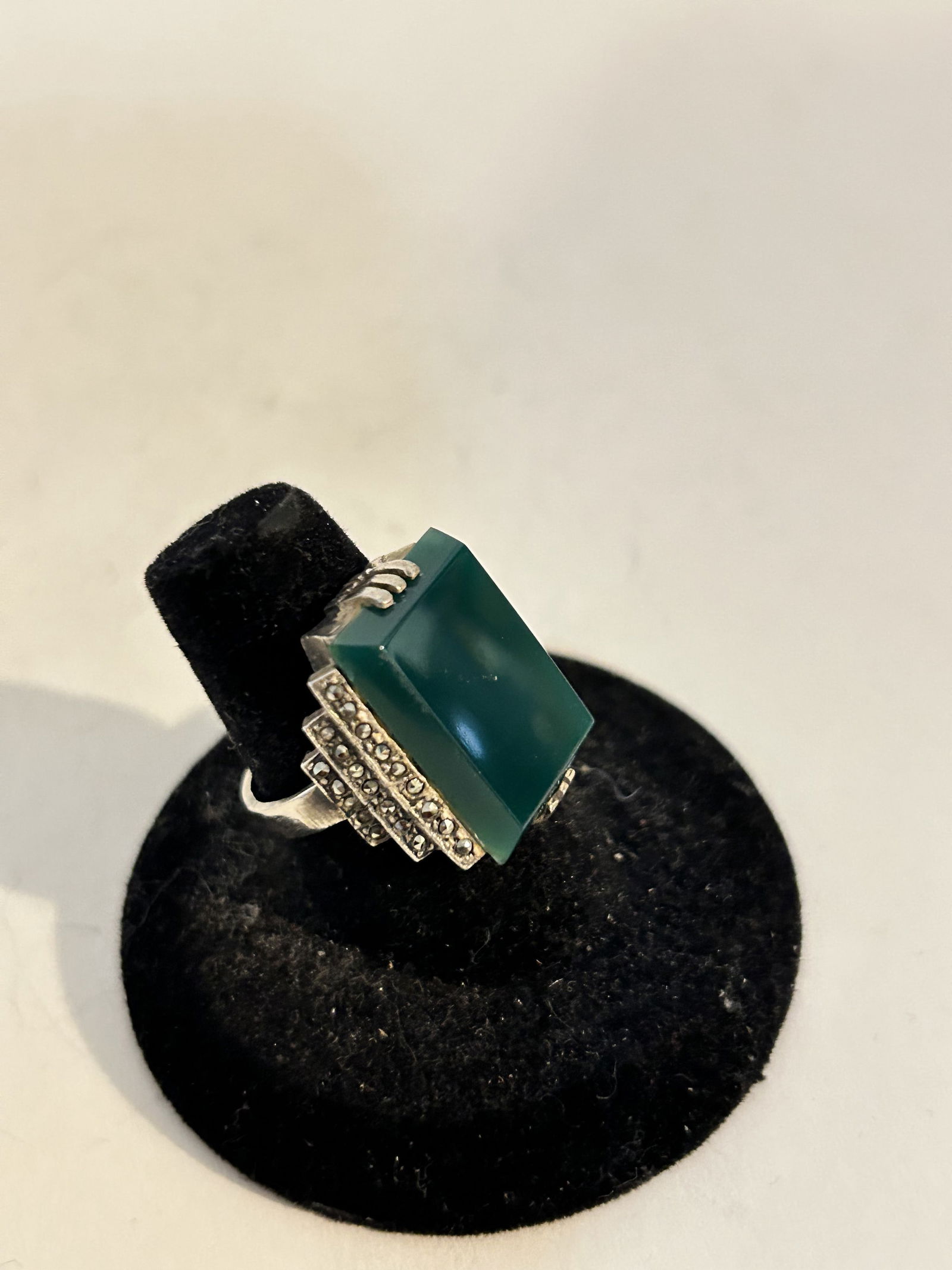 Vintage Sterling Silver green tourmaline marcasite Ring sz 7 (1 of 5)