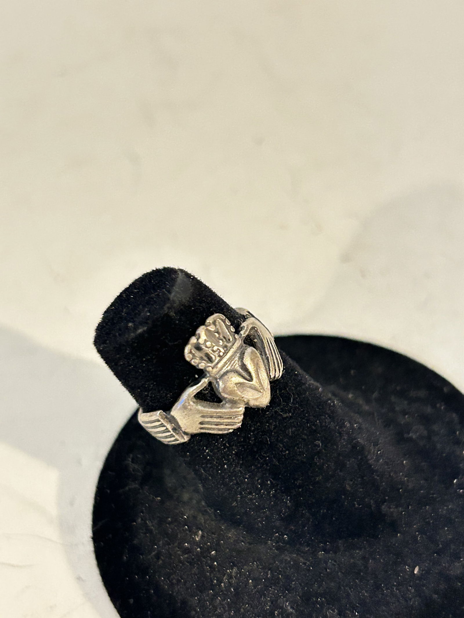 vintage sterling silver Irish claddagh ring sz 4.5 (1 of 4)