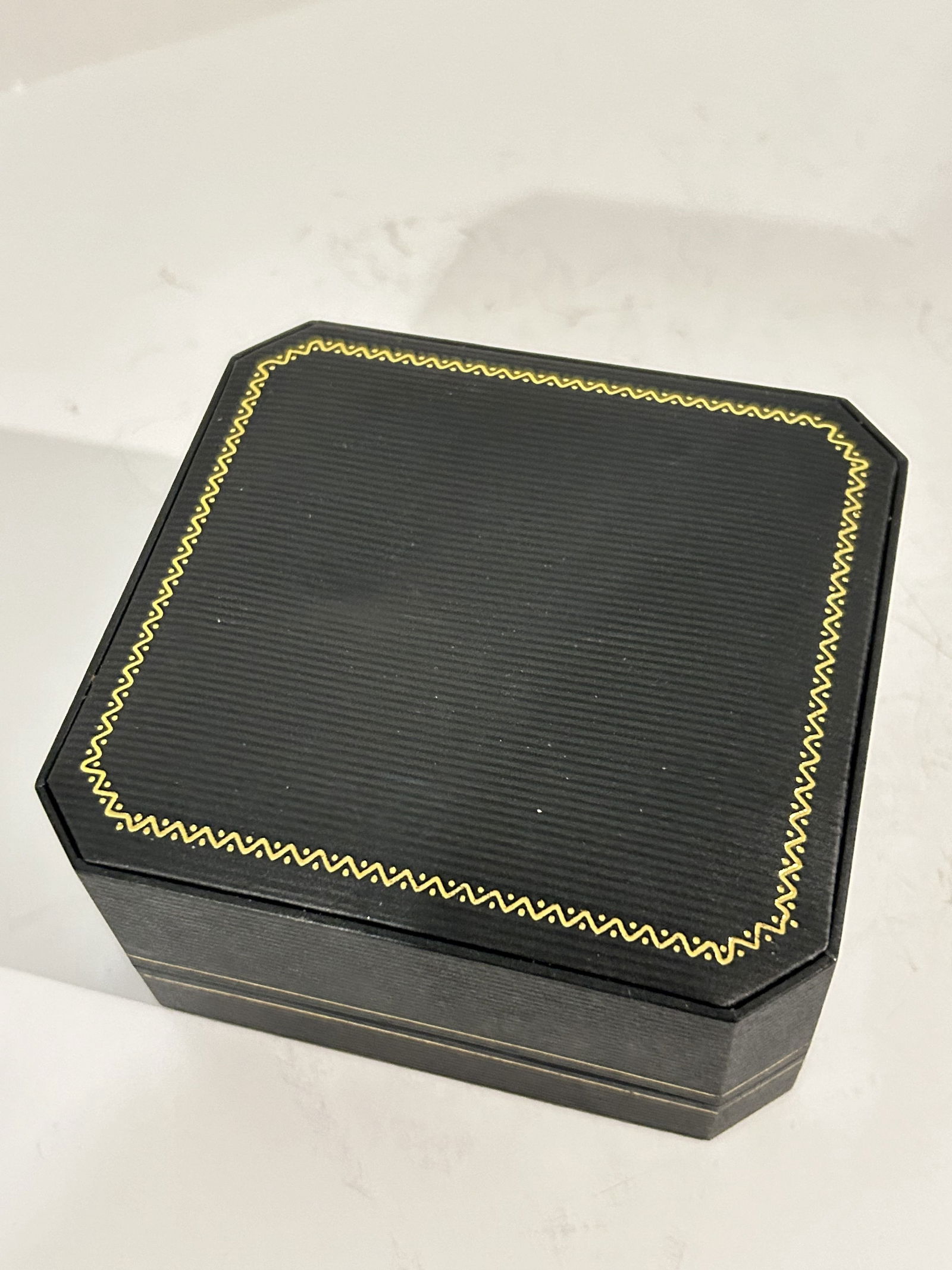 Vintage enamel floral flower pill trinkit box (1 of 9)