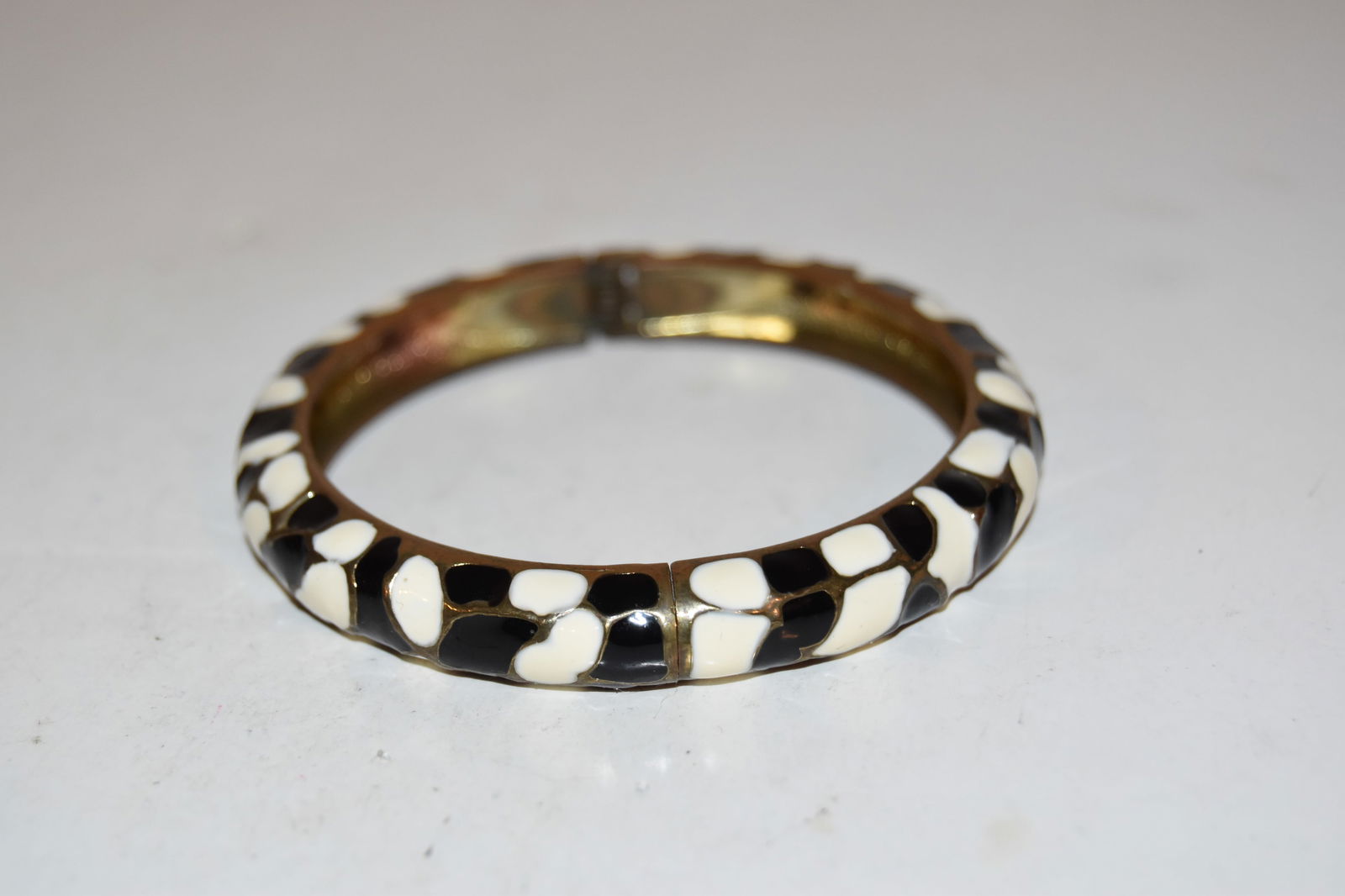 Vintage old enamel hinged copper Bracelet  6" (1 of 3)