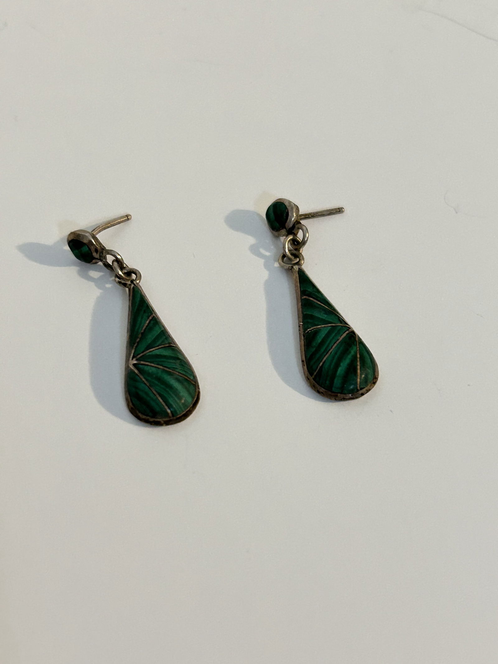 Vintage Sterling Silver Zuni Malachite Dangle Earrings K.E.K. no backs (1 of 4)