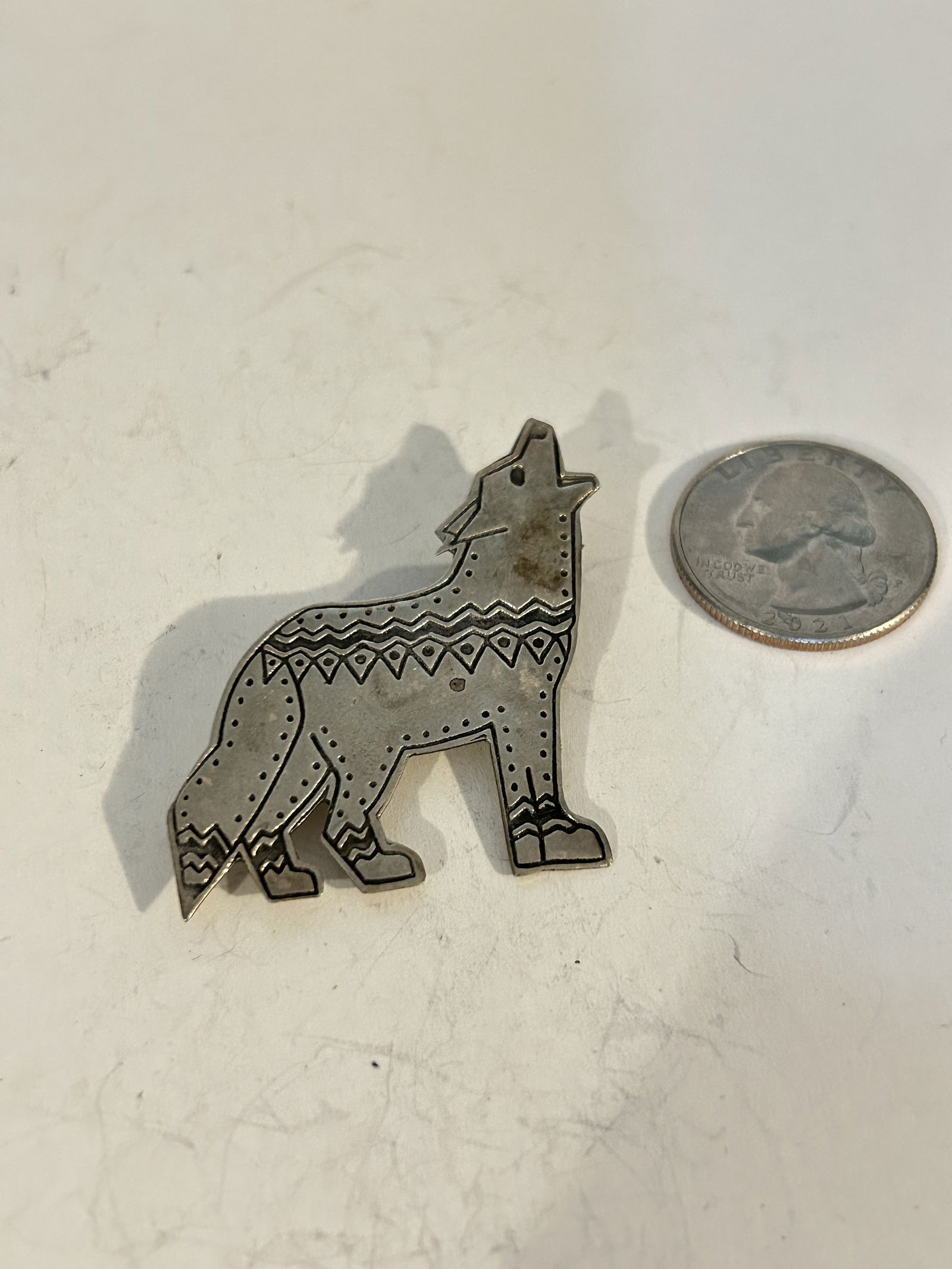 Old Pawn Navajo Howling Wolf Sterling Silver Pin Pendant (1 of 4)