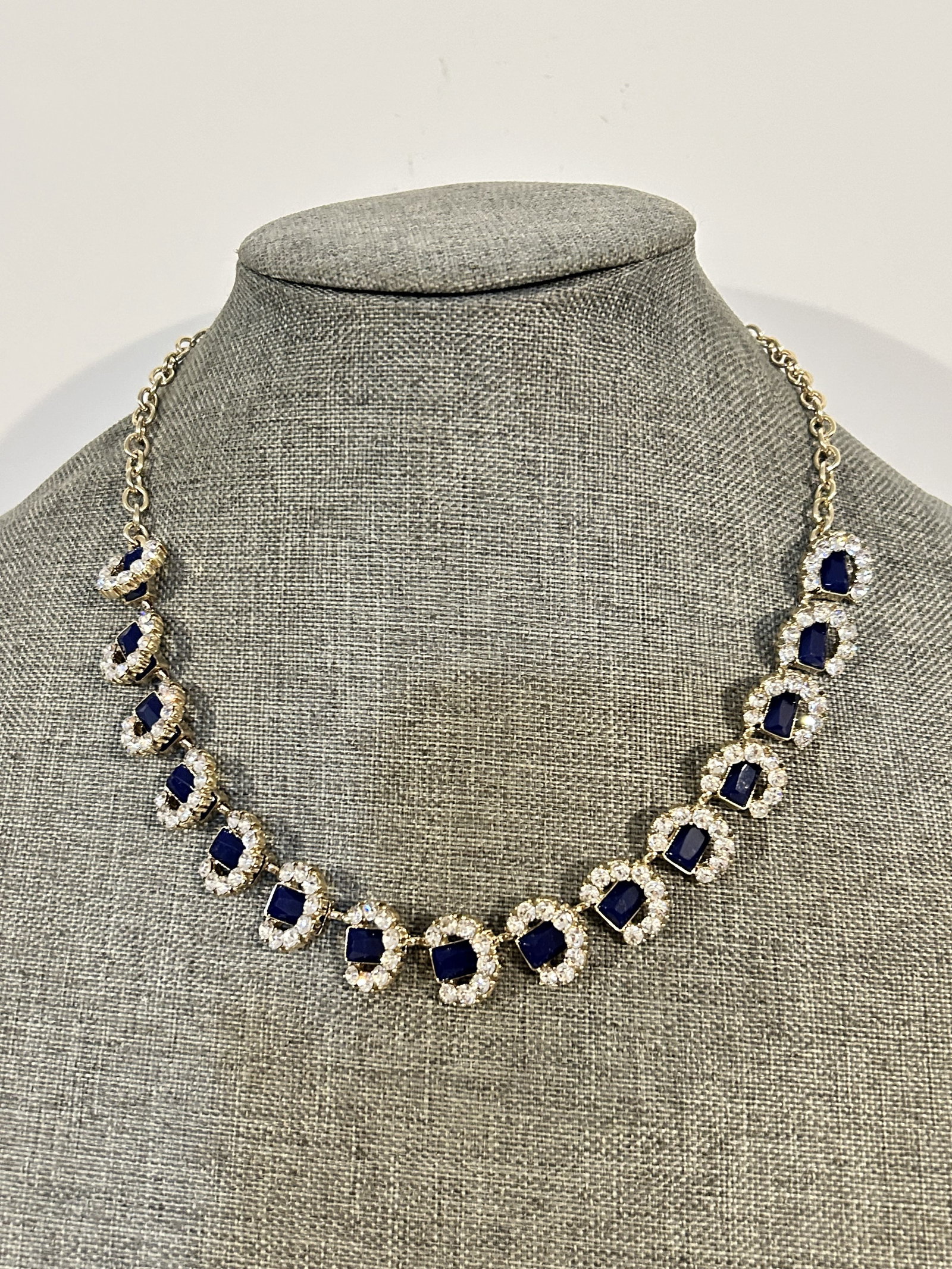 Vintage Old rhinestone Elegant Necklace 14": Vintage Old rhinestone Elegant Necklace 14" Please view all photos as they are part of the description and condition of this Item, Feel free to contact me with questions or picture requests! Used Item