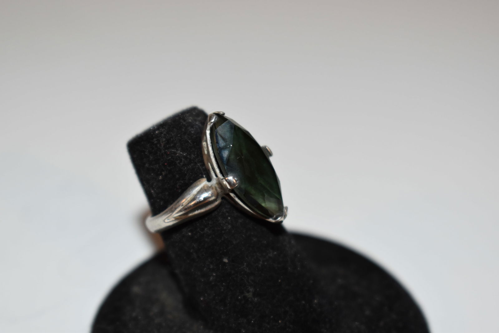 Vintage Sterling Silver Tourmaline Ring Sz 5 (1 of 4)